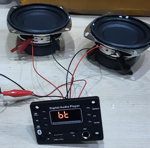 Bluetooth Audio Decoder Board มีวงจรขยายเสียงในตัว DC 12V USB Audio Module FM Radio MP3 Lossless Audio WAV Decoding Board Module