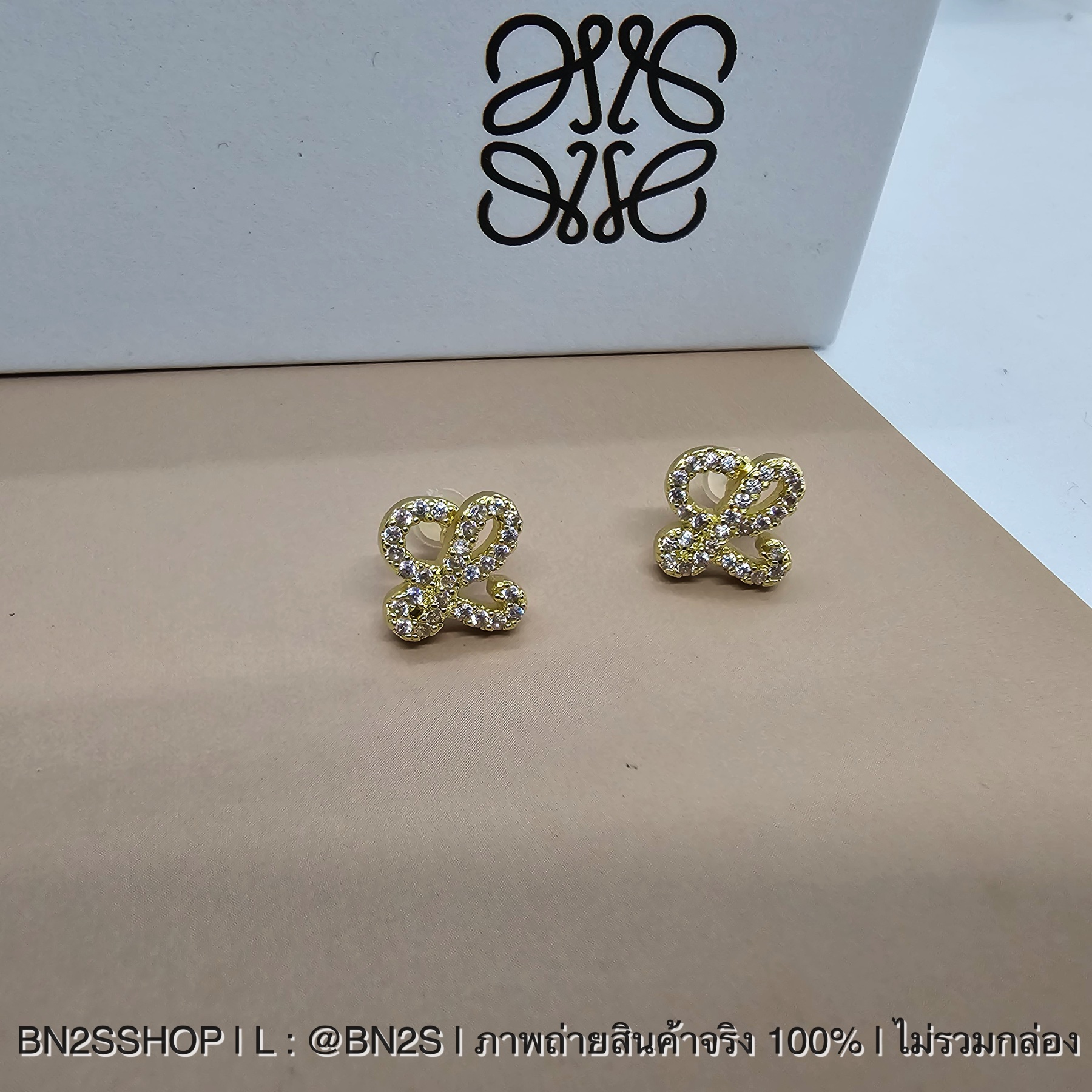 Loewe Annagram Stud Earrings ต่างหูสตั๊ด อะไหล่ทอง ประดับเพชร งานสวย
