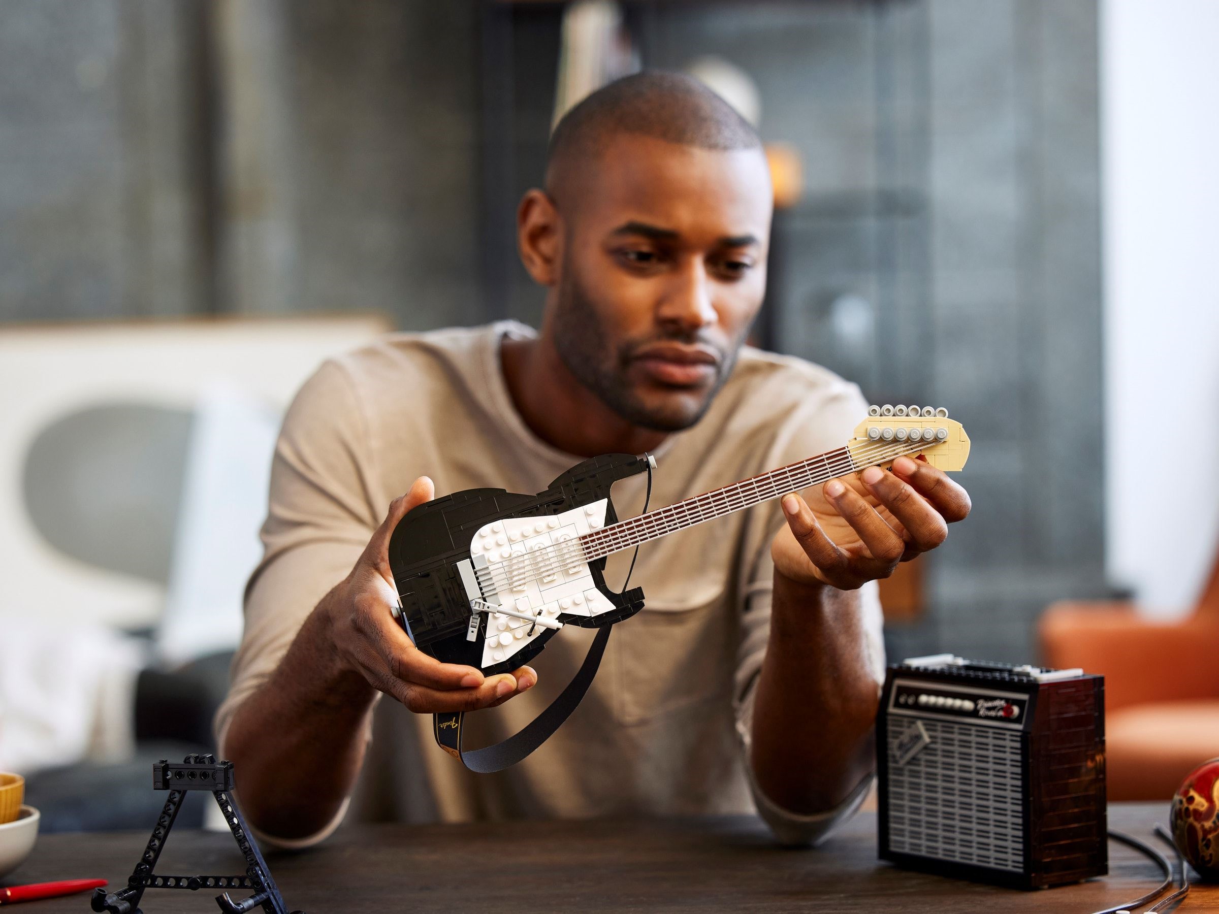 LEGO เลโก้ 21329 Fender Stratocaster