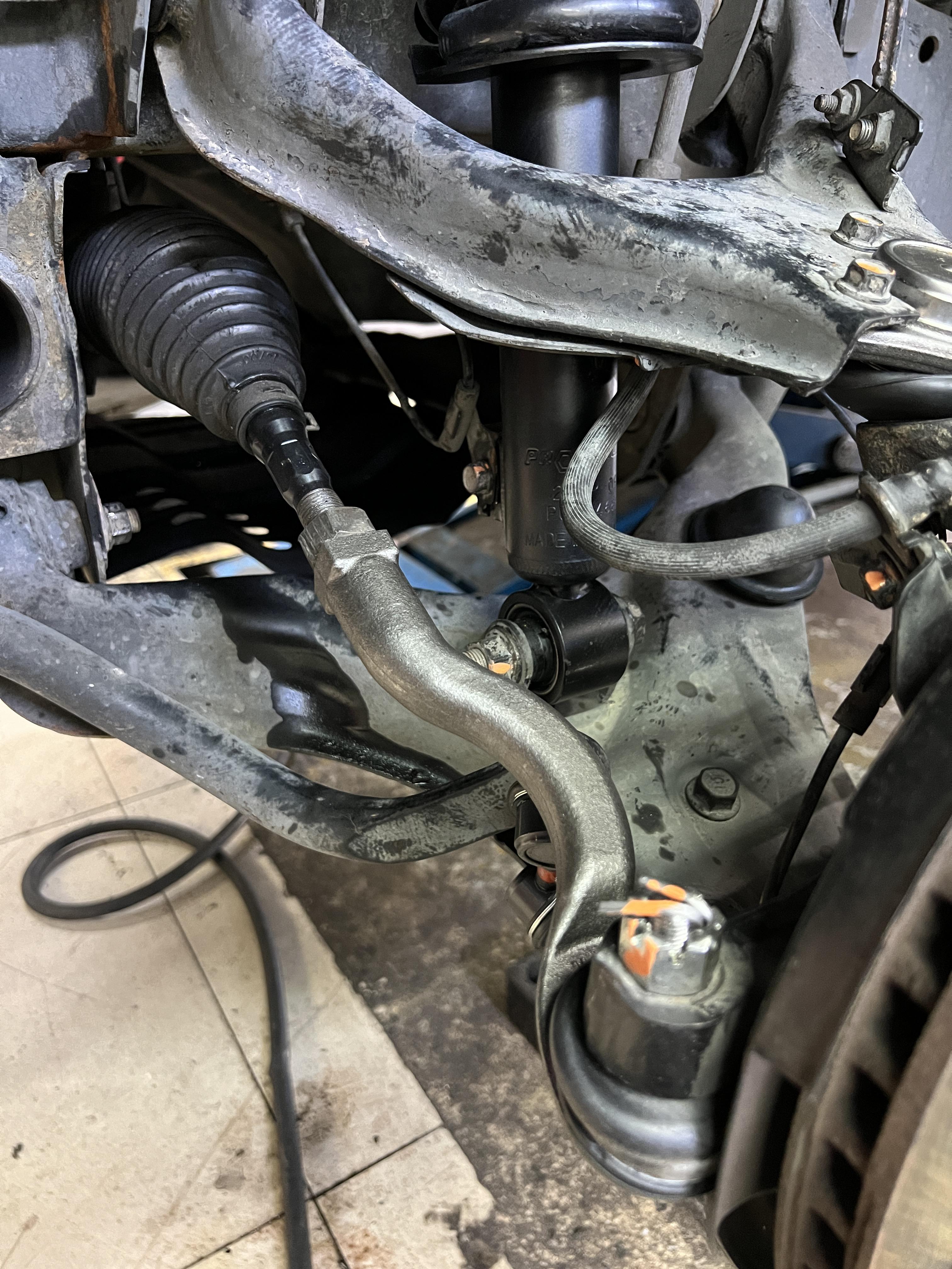 MITSUBISHI PAJERO ซ่อมบำรุงช่วงล่าง [+] ลูกหมากตอง5ญี่ปุ่นแท้ [+] PROFENDER PG5 สอบถามข้อมูลเพิ่มเติม หรือนัดหมาย โทร : 08-6569-1915 บุ๊ก Line id : @88rw Location : https://goo.gl/maps/HrNUAZXPN94KvxZ98? รถยนต์มีปัญหาไม่รู้ต้องแก้ตรงไหน ทางเรายินดี ตรวจหาปัญหาและหาวิธีแก้ บอกลูกค้าก่อนลงมือทำเสมอด้วยราคาเป็นธรรม เวลาบริการ วันจันทร์-วันอาทิตย์ 09:00 น. - 17.30 น. #ลูกหมากตอง5 #Profender #โช้คอัพ #ช่วงล่าง #โช๊ค #ยางรถยนต์
