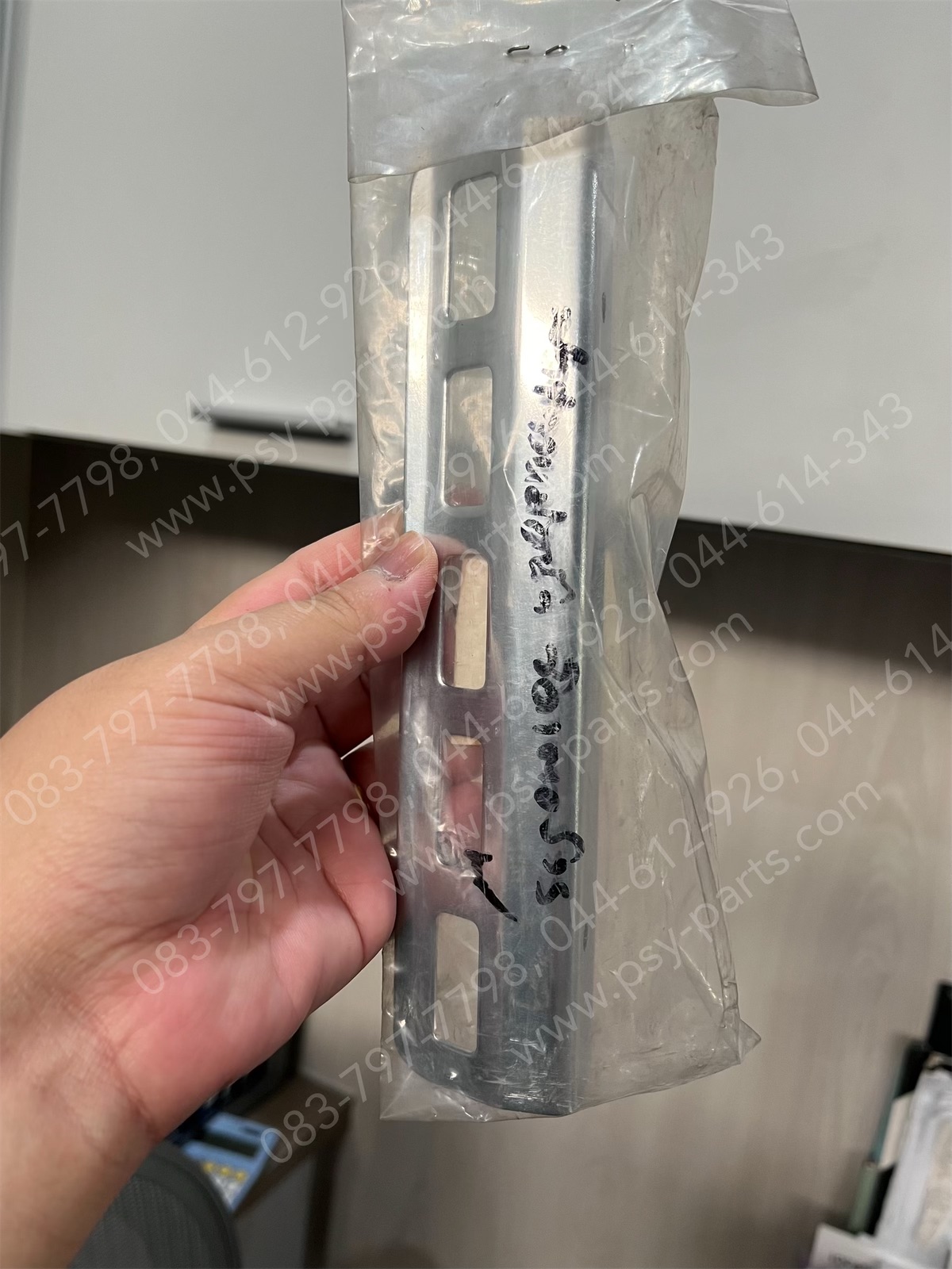 ฝาข้างหม้อน้ำ VICTOR'S แท้ๆ 14024-A026