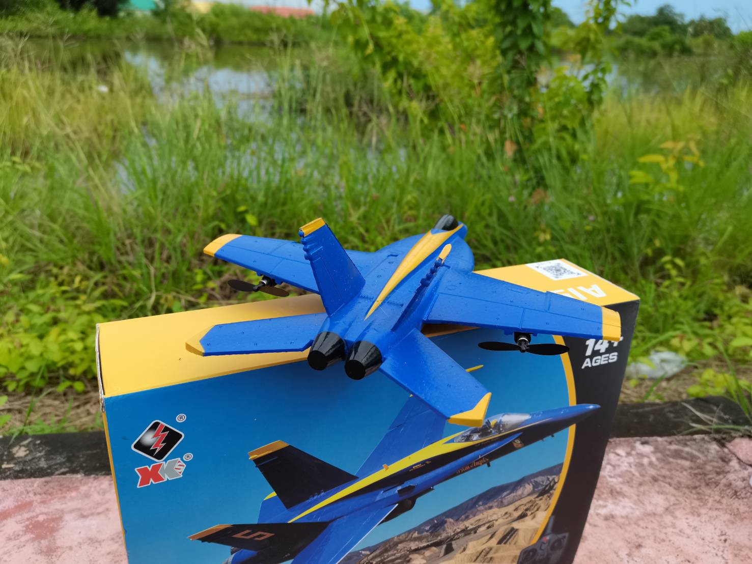 WLtoys XK A190 F-18 เครื่องบิน RC F/A-18C Hornet 2.ช่อง ชุดพร้อมเล่น มีระบบใจโรควบคุม 6 แกน