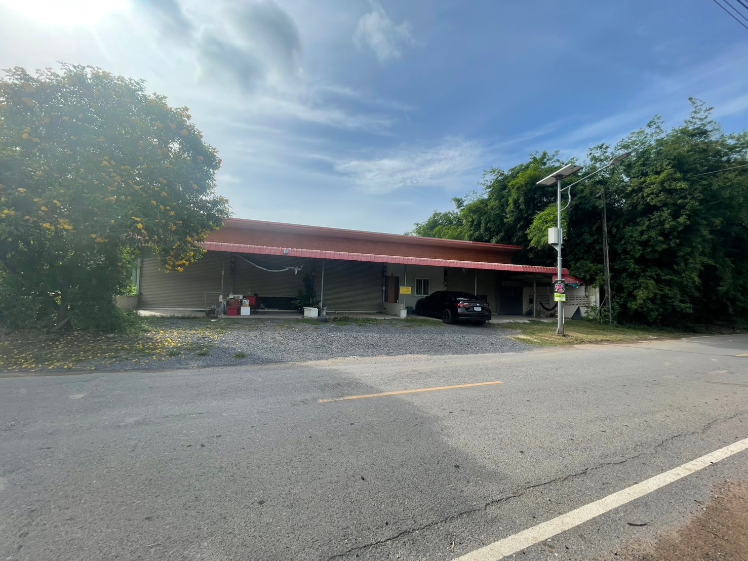 ขายธุรกิจห้องเช่า!!! 5ห้อง 140 ตารางวา มี 5ห้อง แอร์ เต็มหมด เก็บค่าเช่าต่อได้เลย บ้านเหล่าเดิ่น ปากพลีนครนายก