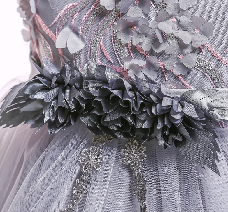 ชุดเดรสออกงานเด็กสีเทา ตกแต่งช่วงอกสวยงาม ทรงหน้าสั้นหลังยาว ด้านหลังมีโบว์ผูก