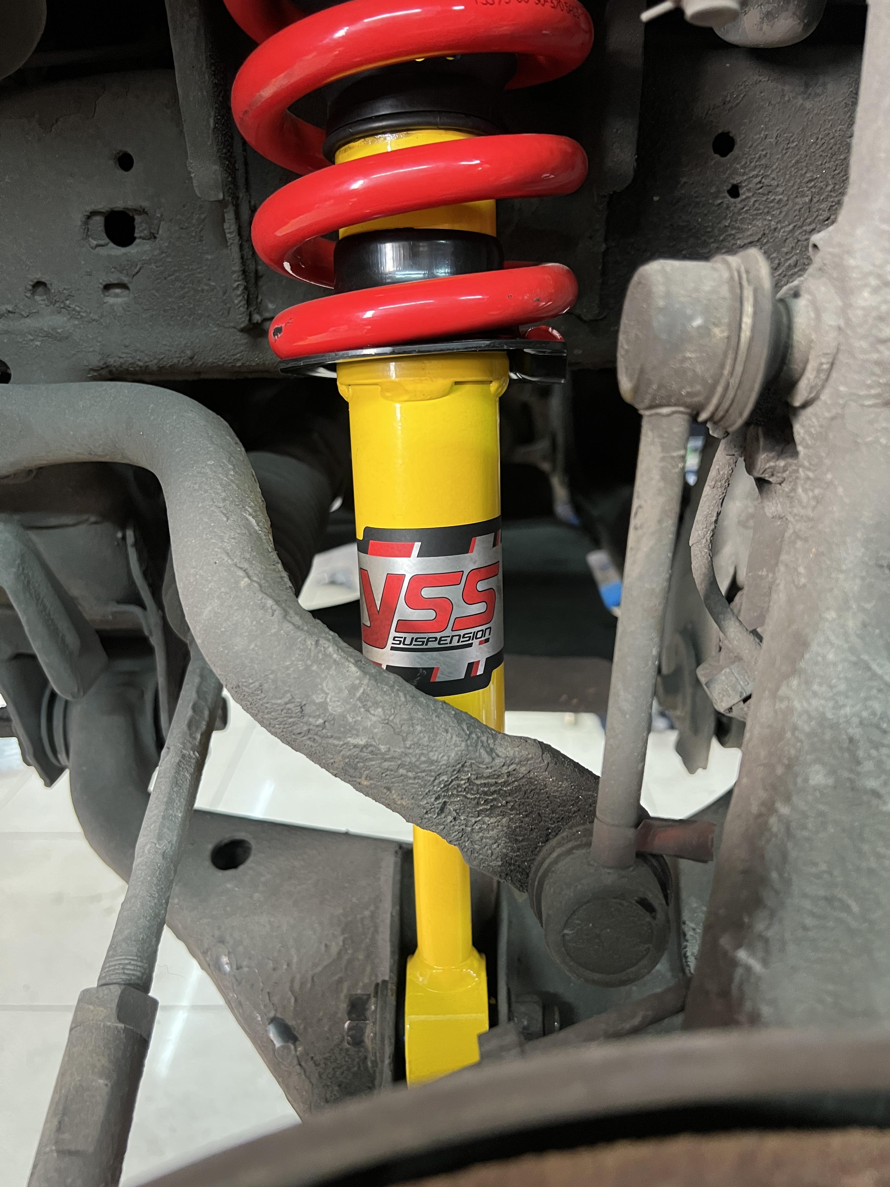 TOYOTA VIGO เปลี่ยนโช้คอัพอัพเกรดช่วงล่าง [+] YSS DTG [+] YSS PERFORMANCE SPRING สอบถามข้อมูลเพิ่มเติม หรือ นัดหมายเข้ารับบริการ โทร. 08-6569-1915 Location : https://goo.gl/maps/HrNUAZXPN94KvxZ98? รถยนต์มีปัญหาไม่รู้ต้องแก้ตรงไหน ทางเรายินดี ตรวจหาปัญหาและหาวิธีแก้ บอกลูกค้าก่อนลงมือทำเสมอด้วยราคาเป็นธรรม เวลาบริการ วันจันทร์-วันอาทิตย์ 09:00 น. - 17.30 น. #Toyotavigo #yssdtg #YSSspring #โช้คอัพ #ช่วงล่าง #โช๊ค #ยางรถยนต์