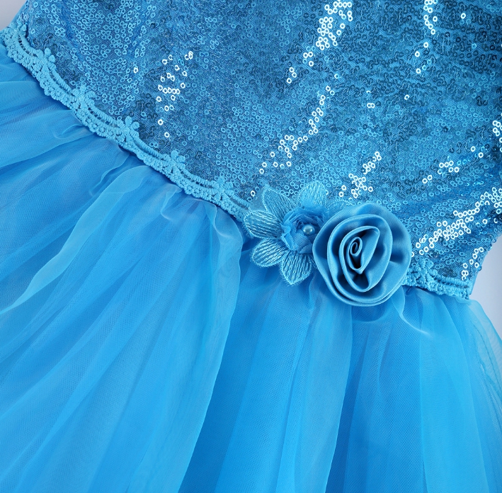 ชุดเดรสออกงานเด็กสีฟ้า เย็บตกแต่งเลื่อมระยิบระยับไม่หลุด กระโปรงเป็นชั้นๆๆน่ารัก ด้านหลังมีโบว์ผูก