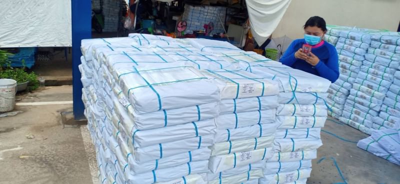 เมทชีท MeshSheet ผ้าใบก่อสร้าง ขนาด 1.8x5.1 m. มีความหนาให้เลือกหลายขนาด นำเข้าจากประเทศญีปุ่น ตาข่ายกันฝุ่น ตาข่ายก่อสร้าง มีหลายสีให้เลือก และหลายรุ่นความหนา