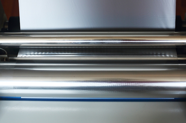 เครื่องเคลือบม้วน Laminator DC-380