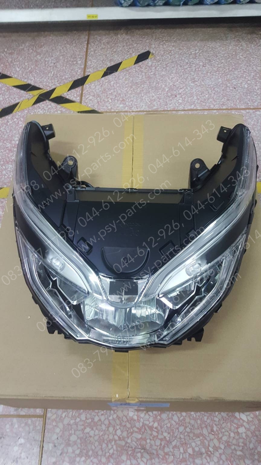 ไฟหน้า PCX 150/18 แท้ๆ (ใส) 33100-K97-T01