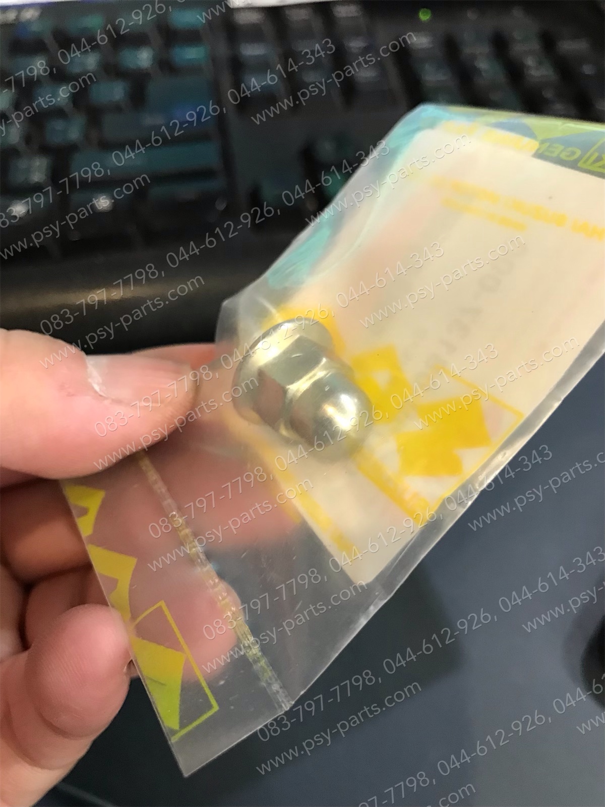 น็อตฝาสูบ SMASH แท้ๆ 09159-08137-000