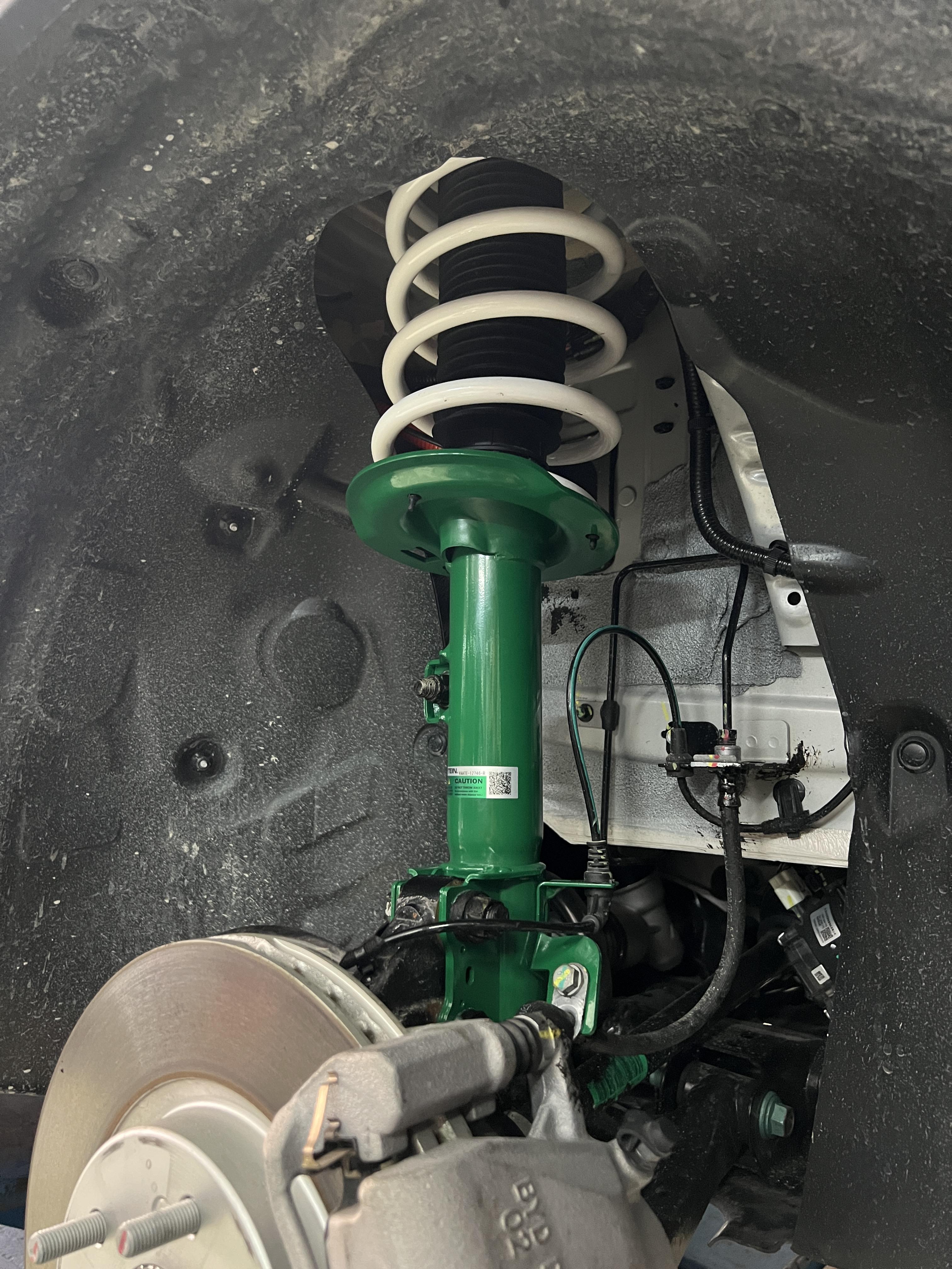 BYD ATTO3 เข้ารับบริการอัพเกรดช่วงล่าง ให้นุ่ม หนึบ นิ่ง ขับดีขึ้น [+] TEIN ENDURA PRO [+] YSS SPRING COMFORT *เพื่อความสะดวกในการรับบริการ นัดหมายเวลาก่อนเข้ารับบริการทุกครั้งครับ 𝙊𝙪𝙧 𝙎𝙚𝙧𝙫𝙞𝙘𝙚 บริการทางร้านเรารับทำอะไรบ้าง 🔧 มียางรถยนต์ทุกยี่ห้อให้เลือกซื้อ 🔧 โช้คอัพ สปริง 🔧 เช็คช่วงล่าง แก้ปัญหาให้ตรงจุด 🔧 ติดตั้งยางแบบไร้รอย 100% 🔧 บริการสลับยาง ตามอายุ 🔧 บริการล้างลิ้นปีกผีเสื้อ 🔧 บริการเช็คระยะรถยนต์ 🔧 เปลี่ยนถ่ายของเหลวทั้งระบบ 🔧 ตั้งศูนย์ด้วยเครื่อง HUNTER นำเข้าจาก USA สอบถามข้อมูลเพิ่มเติม หรือนัดหมายเข้ารับบริการ ☎️ : 08-6569-1915 ☎️ : 08-6544-5963 Line id : @88rw Tiktok : https://www.tiktok.com/@88rwycrr Youtube : https://youtube.com/@88rw Facebook : https://www.facebook.com/88rwtire Location : https://goo.gl/maps/HrNUAZXPN94KvxZ98?coh=178573&entry=tt #รถยนต์มีปัญหาไม่รู้ต้องแก้ตรงไหน ทางเรายินดี ตรวจหาปัญหาและหาวิธีแก้ บอกลูกค้าก่อนลงมือทำเสมอราคาเป็นธรรมไม่เอาเปรียบ สบายใจคุณลูกค้า ร้านยางเจริญรุ่งเรือง ยินดีต้อนรับครับ