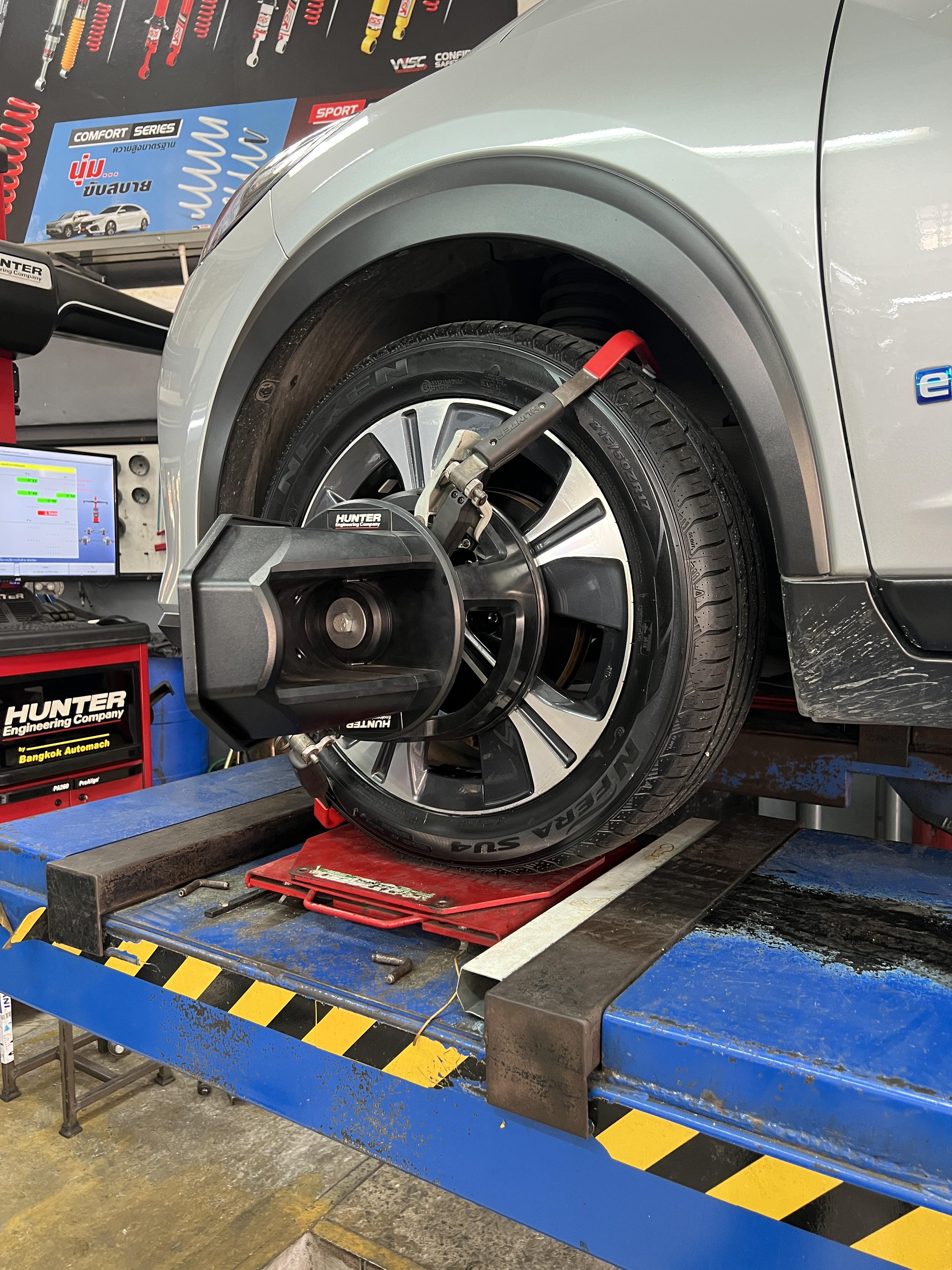 NISSAN KICKS เปลี่ยนยางรถยนต์ ใช้งานประจำวัน [+] NEXEN SU4 215/50R17 #ถ่ายให้เป๊ะแชร์ให้ปังกับยางNexen #เส้นต่อไปใช้เน็กเซ็น #nexentirethailand #nexentire #ยางรถยนต์ *เฉาพาะ NEXEN Pirelli ประกันยาง 1 ปี หรือ 25,000 กม. บาด บวม เบียด แตก ระเบิด เปลี่ยนเส้นใหม่ ครับ *เพื่อความรวดเร็วนัดหมายก่อนเข้ารับบริการครับ 𝙊𝙪𝙧 𝙎𝙚𝙧𝙫𝙞𝙘𝙚 บริการทางร้านเรารับทำอะไรบ้าง 👉มียางรถยนต์ทุกยี่ห้อให้เลือกซื้อ 👉โช้คอัพ สปริง 👉เช็คช่วงล่าง แก้ปัญหาให้ตรงจุด 👉ติดตั้งยางแบบไร้รอย 100% 👉บริการสลับยาง ตามอายุ 👉บริการล้างลิ้นปีกผีเสื้อ 👉บริการเช็คระยะรถยนต์ 👉เปลี่ยนถ่ายของเหลวทั้งระบบ 👉ตั้งศูนย์ด้วยเครื่อง HUNTER นำเข้าจาก USA สอบถามข้อมูลเพิ่มเติม หรือนัดหมายเข้ารับบริการ ☎️ : 08-6569-1915 ☎️ : 08-6544-5963 Line id : @88rw Facebook : https://www.facebook.com/88rwtire Location : https://goo.gl/maps/HrNUAZXPN94KvxZ98? #รถยนต์มีปัญหาไม่รู้ต้องแก้ตรงไหน ทางเรายินดี ตรวจหาปัญหาและหาวิธีแก้ บอกลูกค้าก่อนลงมือทำเสมอราคาเป็นธรรม #nexentires