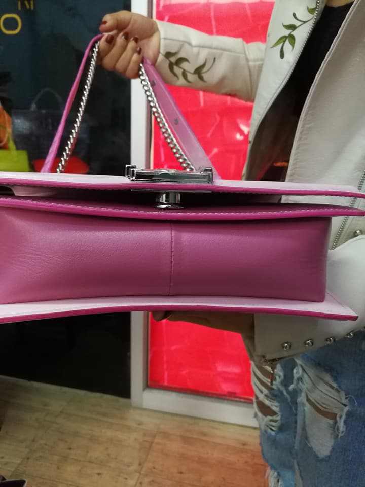 สินค้าแนะนำ : กระเป๋าสะพายหนังจระเข้แท้ สีชมพู