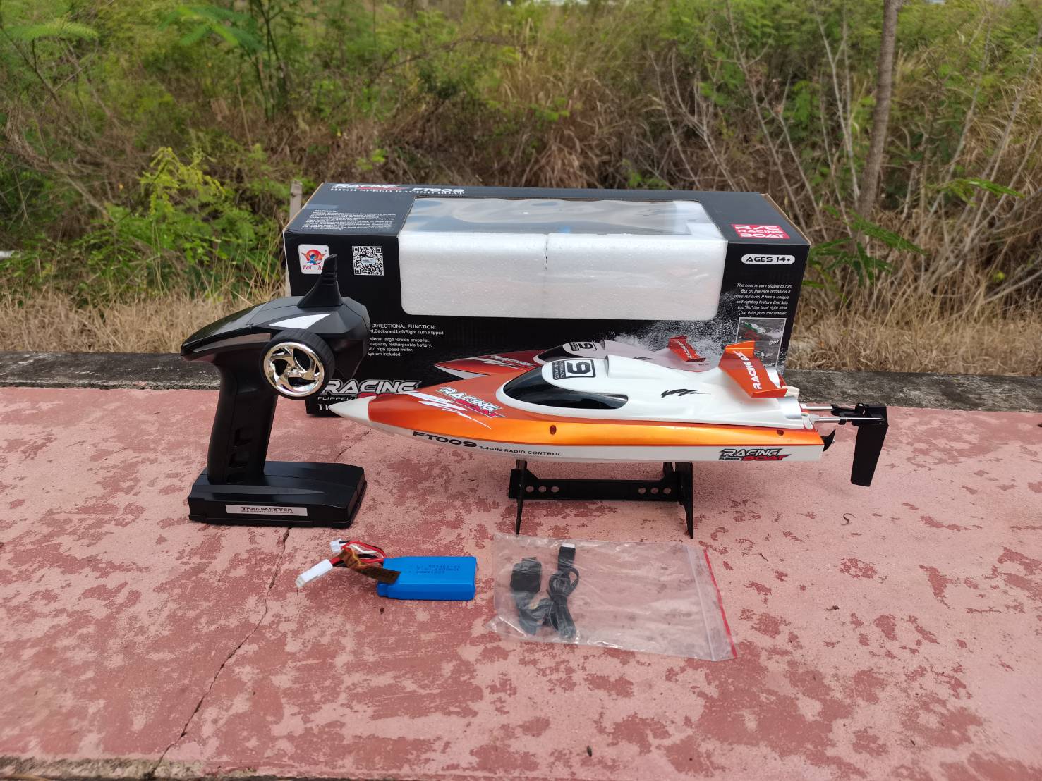 เรือเร็วบังคับวิทยุ FT009 RC SPEED30KMH 2.4GHZ RACING BOAT สินค้าชุดพร้อมเล่น