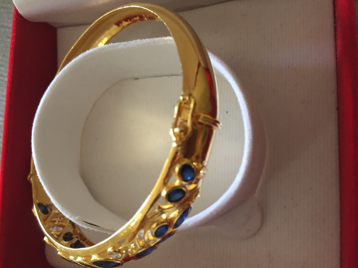 กำไลข้อมือ พลอยไพลินแท้ เสริมดวง