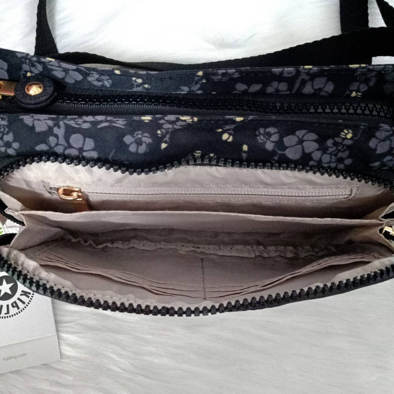 กระเป๋าสะพาย Kipling คิปลิ้ง คิบลิง KIPLING Basic MYRTE Convertible bag