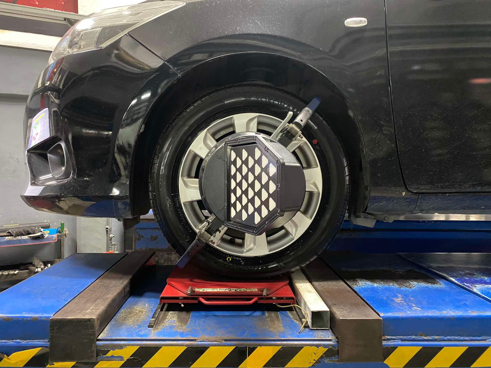 TOYOTA VIOS เปลี่ยนยางรถยนต์ใช้งานประจำวัน [+] YOKOHAMA ES32 195/55R15 Location : https://goo.gl/maps/HrNUAZXPN94KvxZ98? รถยนต์มีปัญหาไม่รู้ต้องแก้ตรงไหน ทางเรายินดี ตรวจหาปัญหาและหาวิธีแก้ บอกลูกค้าก่อนลงมือทำเสมอด้วยราคาเป็นธรรม เวลาบริการ วันจันทร์-วันอาทิตย์ 09:00 น. - 17.30 น. #toyotavios #yokohama #โช้คอัพ #ช่วงล่าง #โช๊ค #ยางรถยนต์
