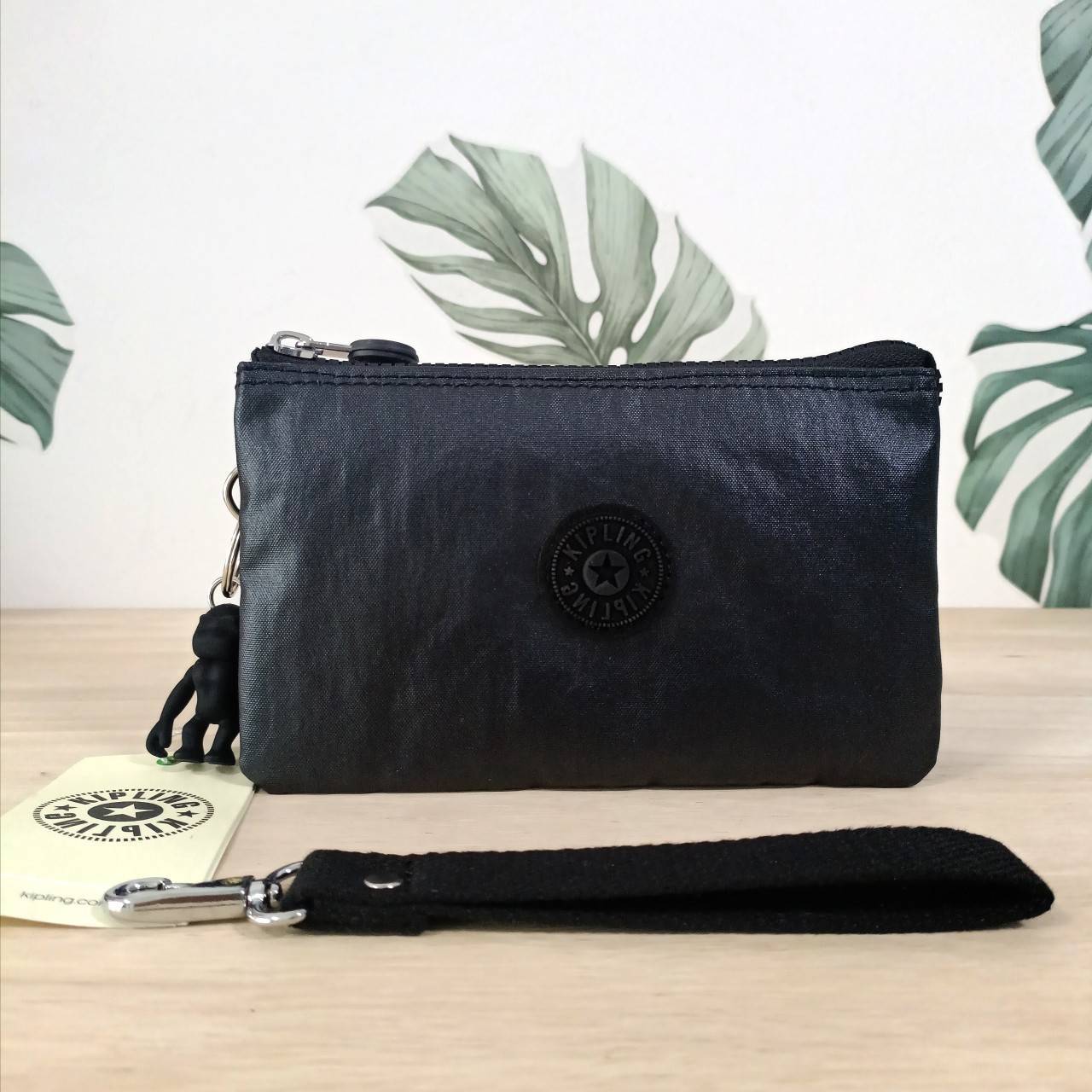 กระเป๋าคล้องมือ Kipling Creativity Large Pouch คิปลิ้ง