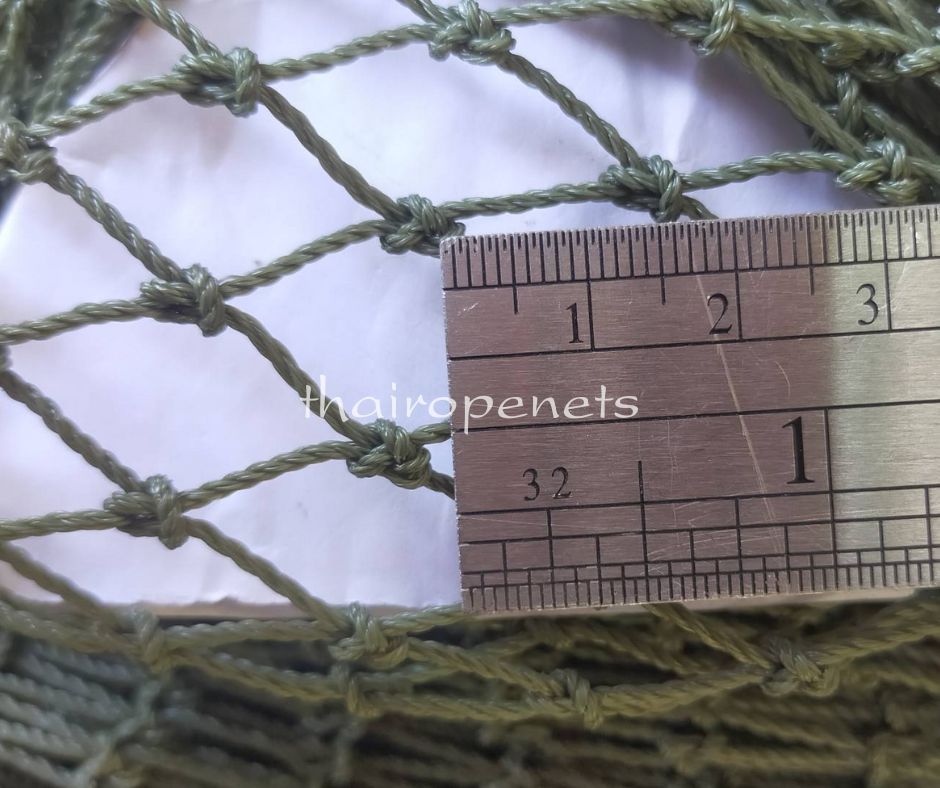 ตาข่ายสนามกีฬา ตาข่ายสนามกอล์ฟ Golf course netting สีเขียวขี้ม้า ขนาด1.5 mm. ช่องตา 1.8x1.8 cm.