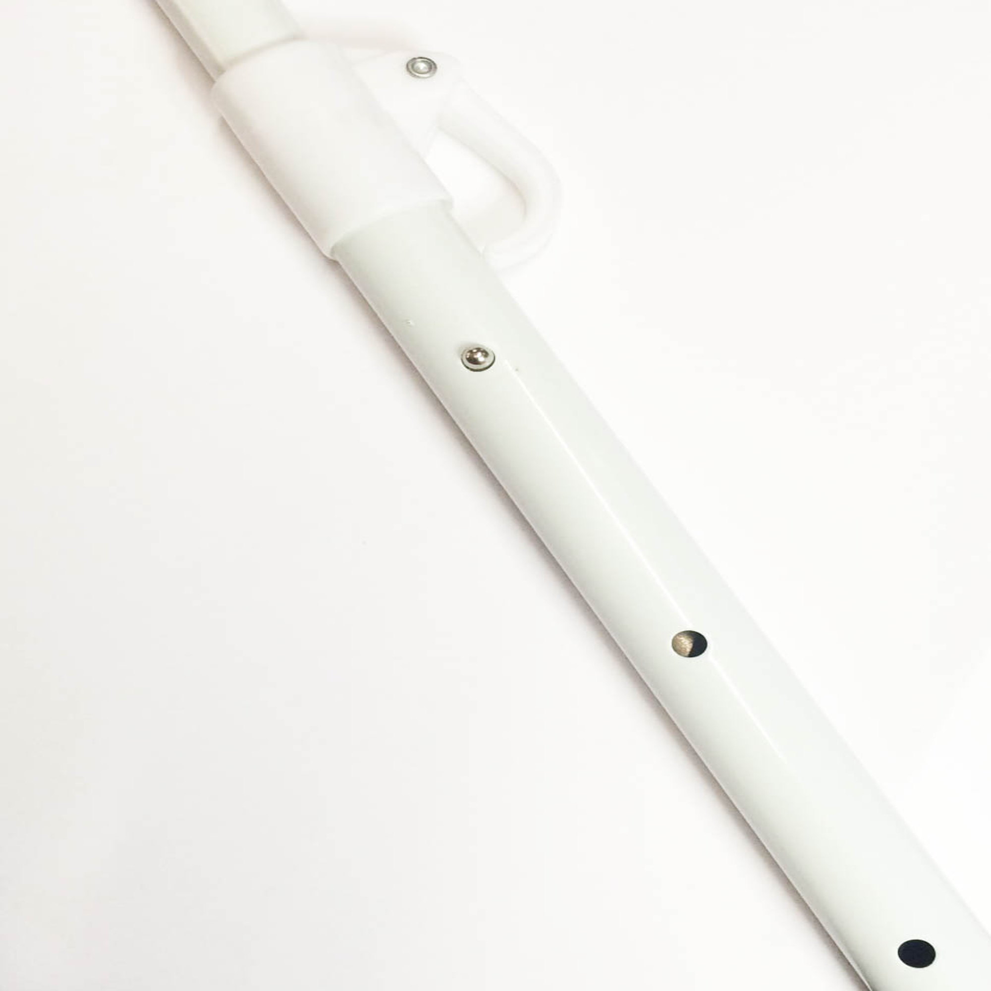 Leo ร่มสนาม สำหรับแม่ค้า,ขายของ ร้านกาแฟ ขนาด Ø1.55 เมตร ผ้าใบคูนิล่อนผิวมัน เช็ดทำความสะอาดง่าย