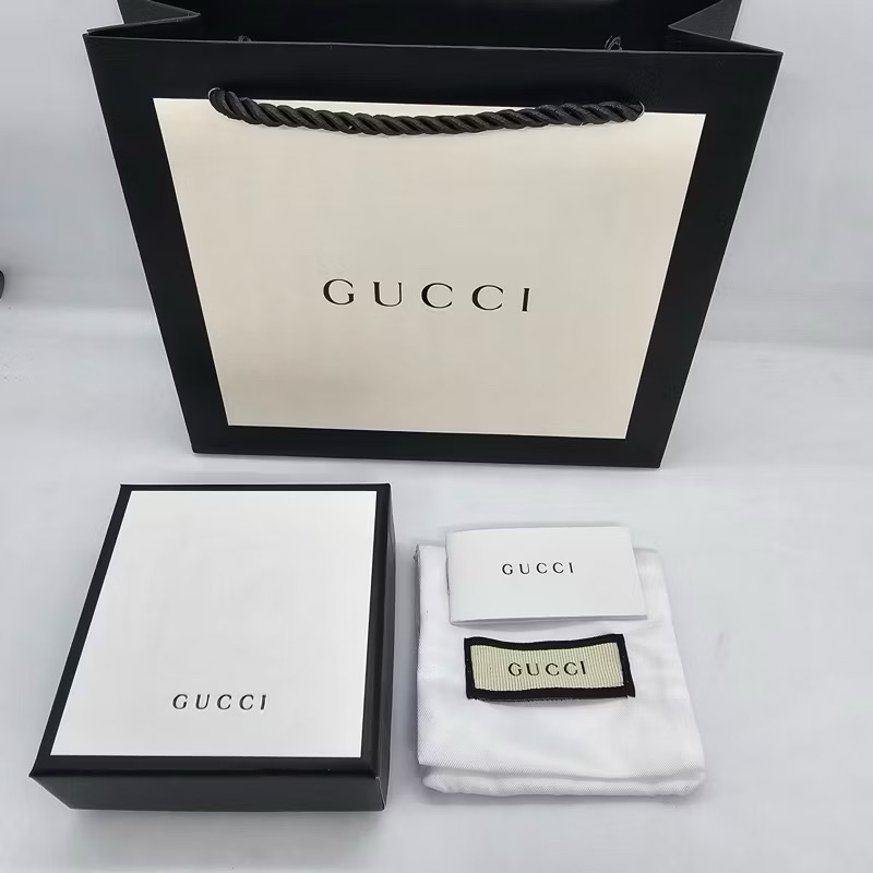 กล่องกระดาษ Gucci ใส่อุปกรณ์ครบชุด งานสวย เนื้อกระดาษ พร้อมส่ง