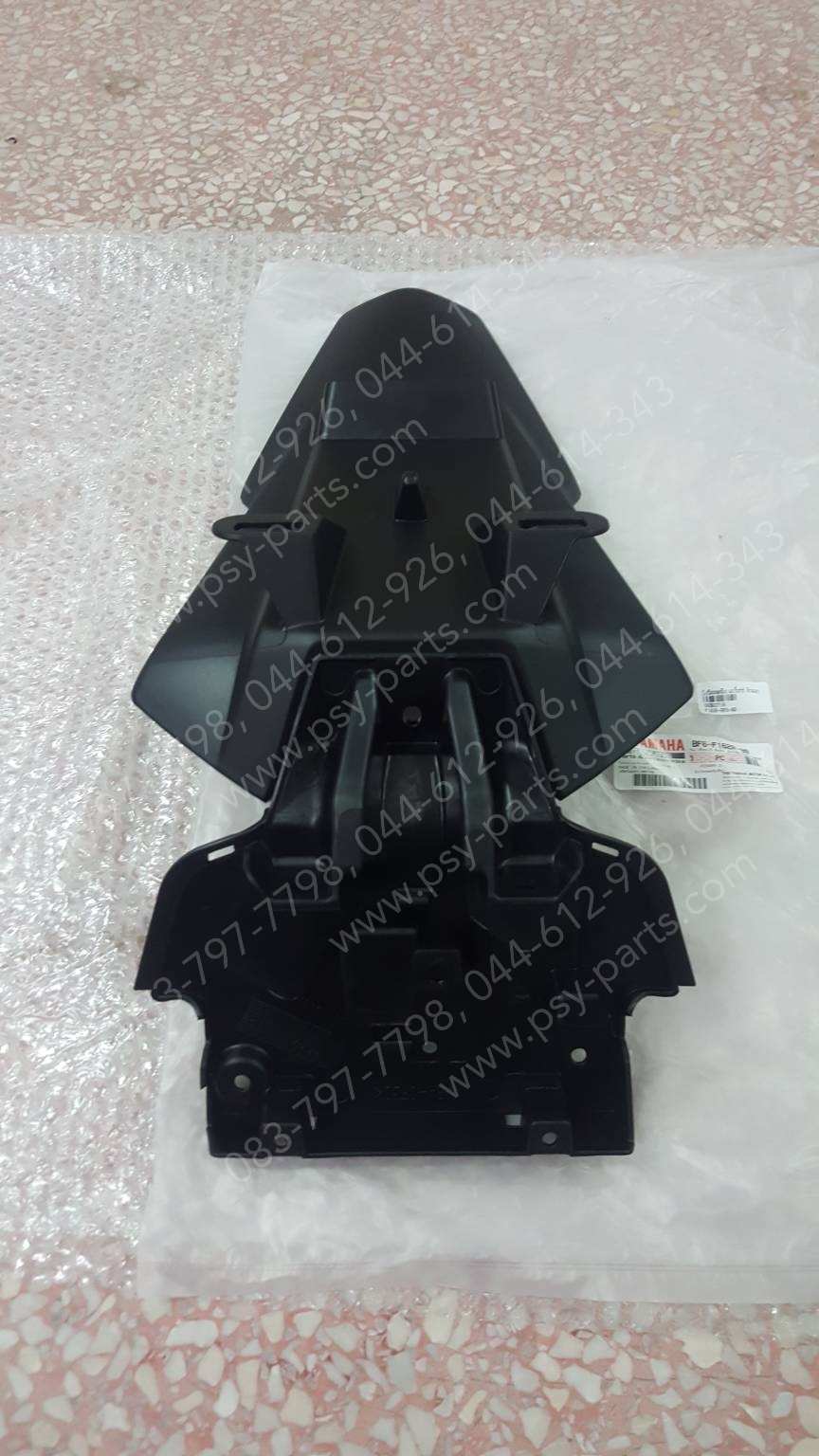 บังโคลนหลัง AEROX แท้ๆ ตัวนอก BF6-F162R-00