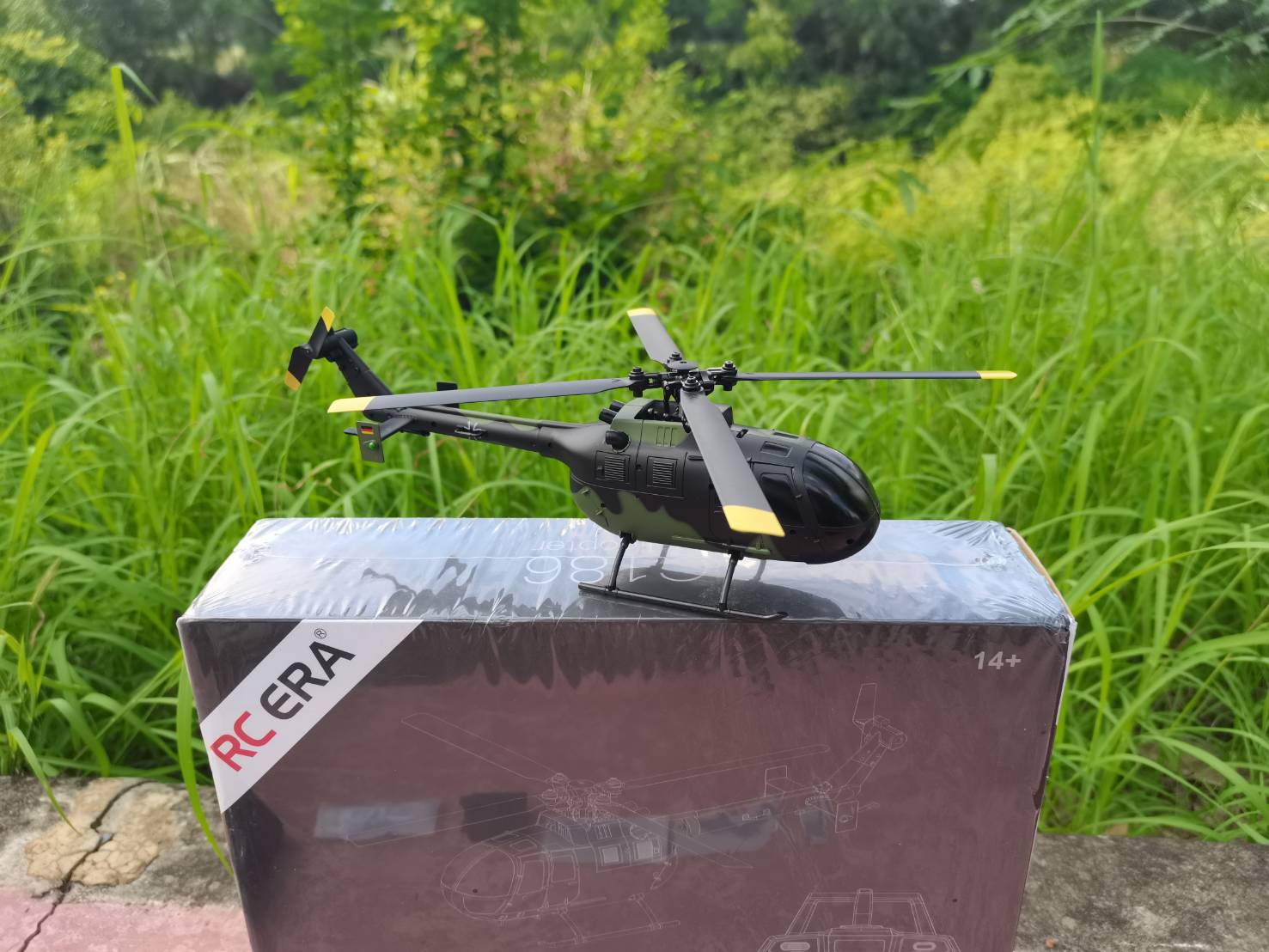 RC ERA C-186 BO106 สเกล 4CH 2.4GHZ 4.เบสลายพรางชุดพร้อมบิน C186 / BO-105 RC Helicopter (RTF) 6-Axis Gyro ชุดพร้อมบิน
