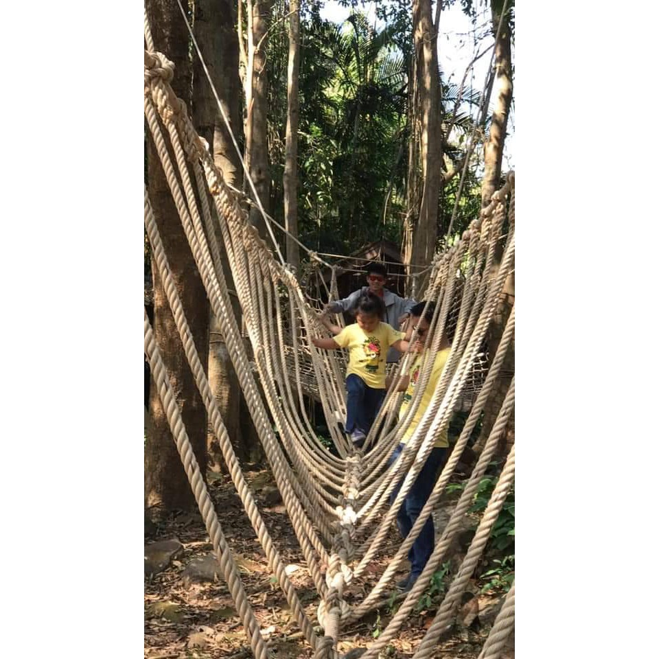 ผลงานทาง Thairopenets ตาข่ายสะพานเชือกใยยักษ์ เชือกไนล่อน เชือกโพลีเอสเตอร์ ตาข่ายถัก ตาข่ายราวสะพาน ตาข่ายราวระเบียง ตาข่ายกันตก Safetynet ตาข่ายสีสันสวยงาม ราวสะพานกันตก ตะแกรงเชือกถักราวสะพาน