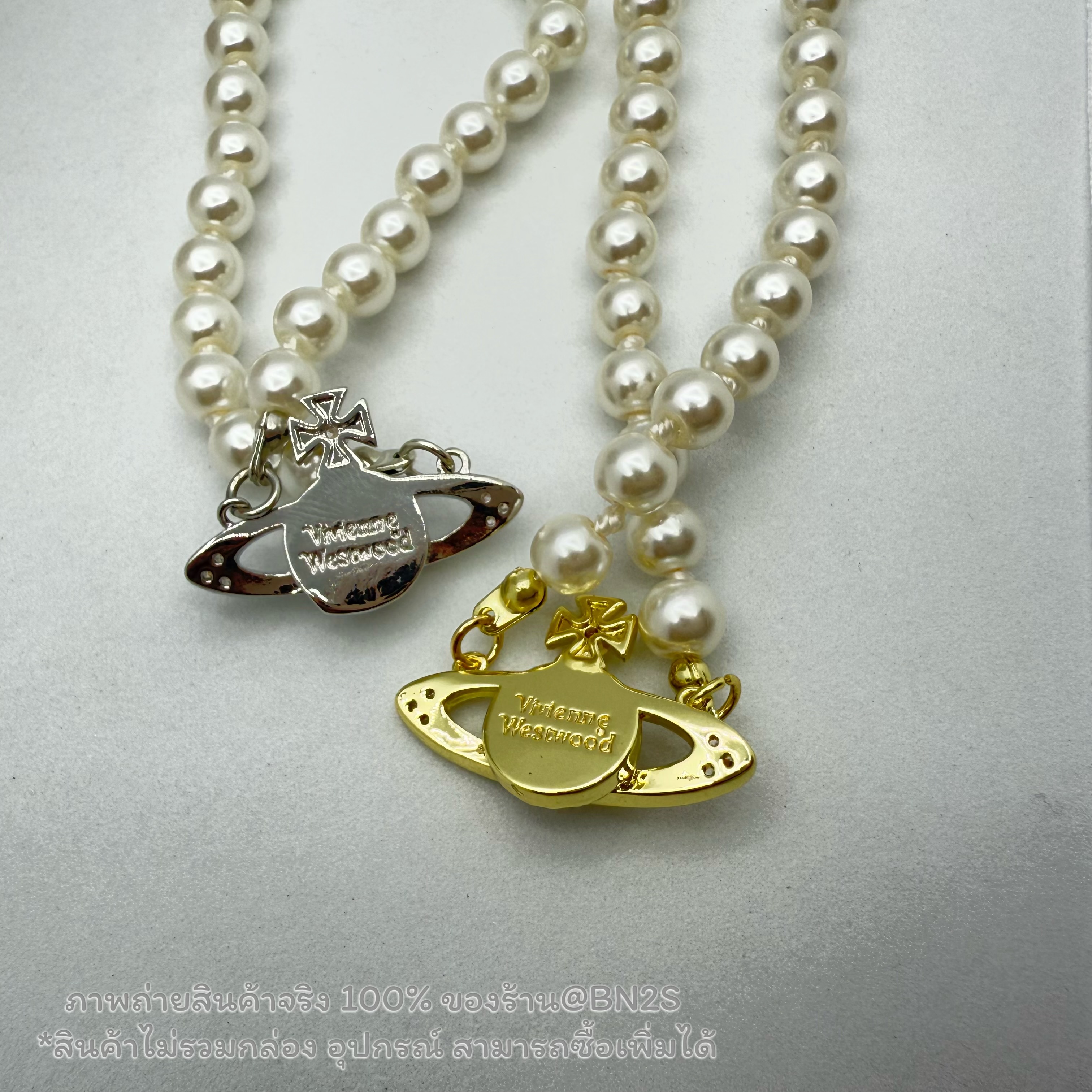 สีทอง | VIVIENNE WESTWOOD MINI BAS RELIEF PEARL CHOKER สร้อยคอไข่มุกวิเวียน จี้ฝังเพชรดาวเสาร์ อับเกรดตัวจี้ใหญ่ งานจะสวยขึ้น ตัวจี้ เพชร สวยกว่างาน 169฿ สายถักมัดปม ปรับความยาวไม่ได้