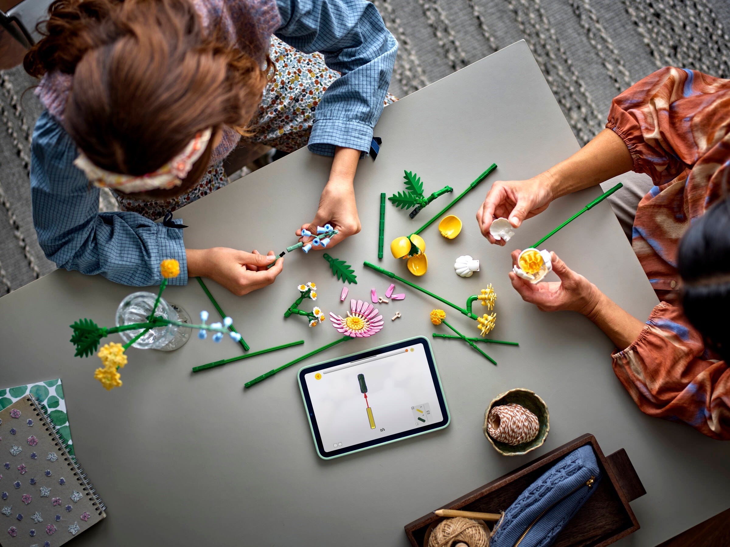 LEGO Botanical เลโก้ 10347 Petite Sunny Bouquet