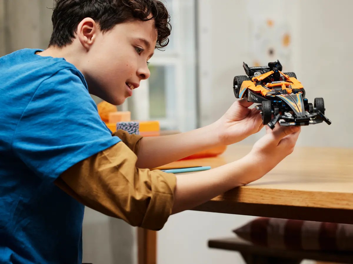 LEGO Technic เลโก้ 42169 NEOM McLaren Formula E Team