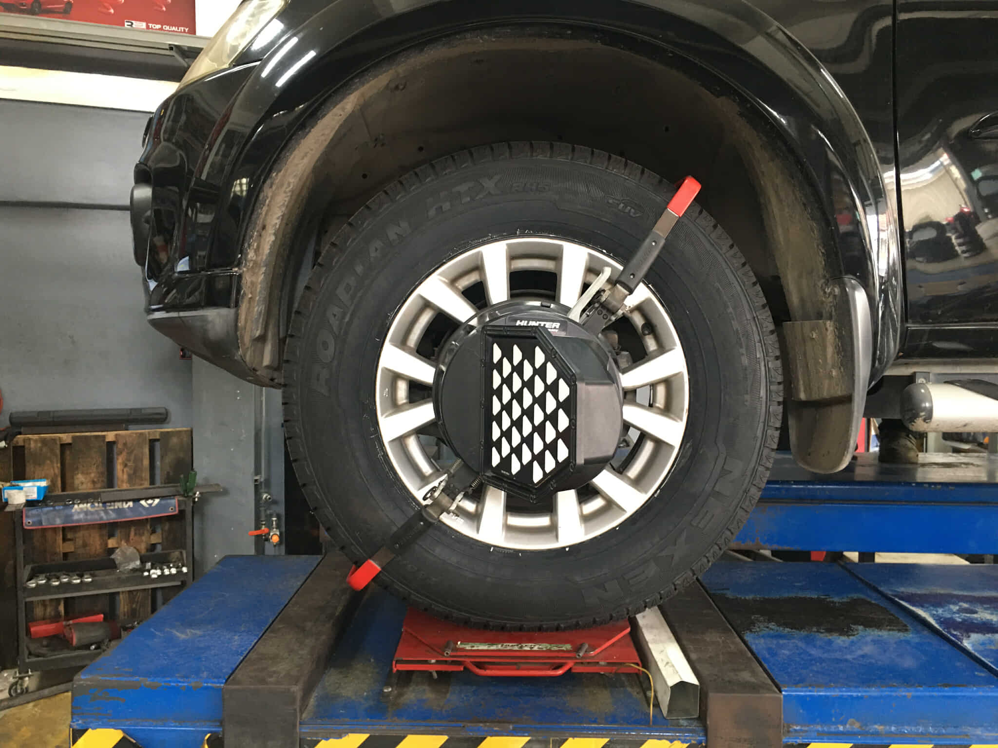 MITSUBISHI PAJERO เข้ารับบริการเปลี่ยนยางรถยนต์ [+] NEXEN RH5 265/65R17 #ถ่ายให้เป๊ะแชร์ให้ปังกับยางNexen #เส้นต่อไปใช้เน็กเซ็น #nexentirethailand #nexentire #ยางรถยนต์ *เฉาพาะ NEXEN Pirelli ประกันยาง 1 ปี หรือ 25,000 กม. บาด บวม เบียด แตก ระเบิด เปลี่ยนเส้นใหม่ ครับ *เพื่อความรวดเร็วนัดหมายก่อนเข้ารับบริการครับ 𝙊𝙪𝙧 𝙎𝙚𝙧𝙫𝙞𝙘𝙚 บริการทางร้านเรารับทำอะไรบ้าง 👉มียางรถยนต์ทุกยี่ห้อให้เลือกซื้อ 👉โช้คอัพ สปริง 👉เช็คช่วงล่าง แก้ปัญหาให้ตรงจุด 👉ติดตั้งยางแบบไร้รอย 100% 👉บริการสลับยาง ตามอายุ 👉บริการล้างลิ้นปีกผีเสื้อ 👉บริการเช็คระยะรถยนต์ 👉เปลี่ยนถ่ายของเหลวทั้งระบบ 👉ตั้งศูนย์ด้วยเครื่อง HUNTER นำเข้าจาก USA สอบถามข้อมูลเพิ่มเติม หรือนัดหมายเข้ารับบริการ ☎️ : 08-6569-1915 ☎️ : 08-6544-5963 Line id : @88rw Facebook : https://www.facebook.com/88rwtire Location : https://goo.gl/maps/HrNUAZXPN94KvxZ98? #รถยนต์มีปัญหาไม่รู้ต้องแก้ตรงไหน ทางเรายินดี ตรวจหาปัญหาและหาวิธีแก้ บอกลูกค้าก่อนลงมือทำเสมอราคาเป็นธรรม #nexentires