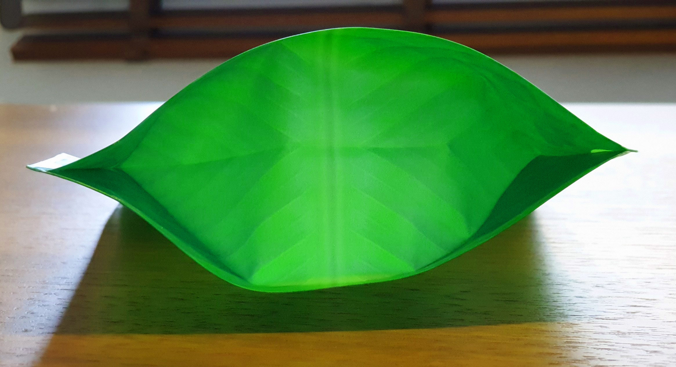 ถุงซิปล็อค ก้นตั้ง ลายใบตอง พื้นด้าน