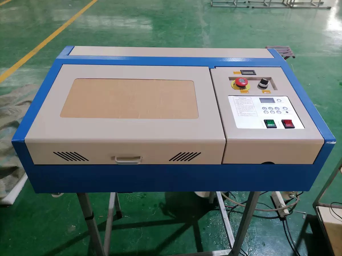 เครื่องยิงเลเซอร์ เครื่องทำตรายางรุ่น3020 50W