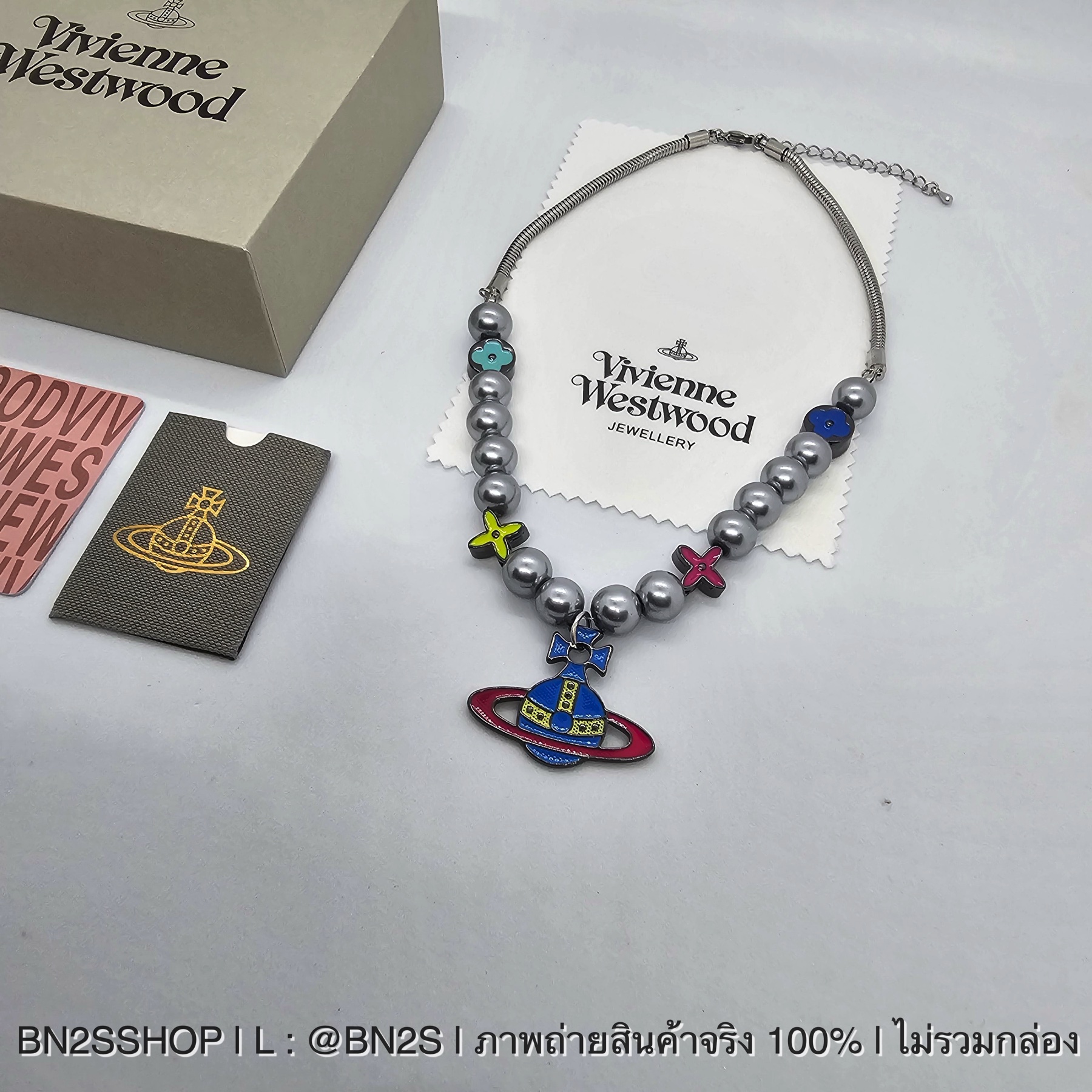 สร้อยข้อไข่มุกสีเทา จี้โลโก้ Vivienne Westwood Chockek ใส่ไปทะเล ใส่ชิลๆ ประจำวัน งานน่ารัก