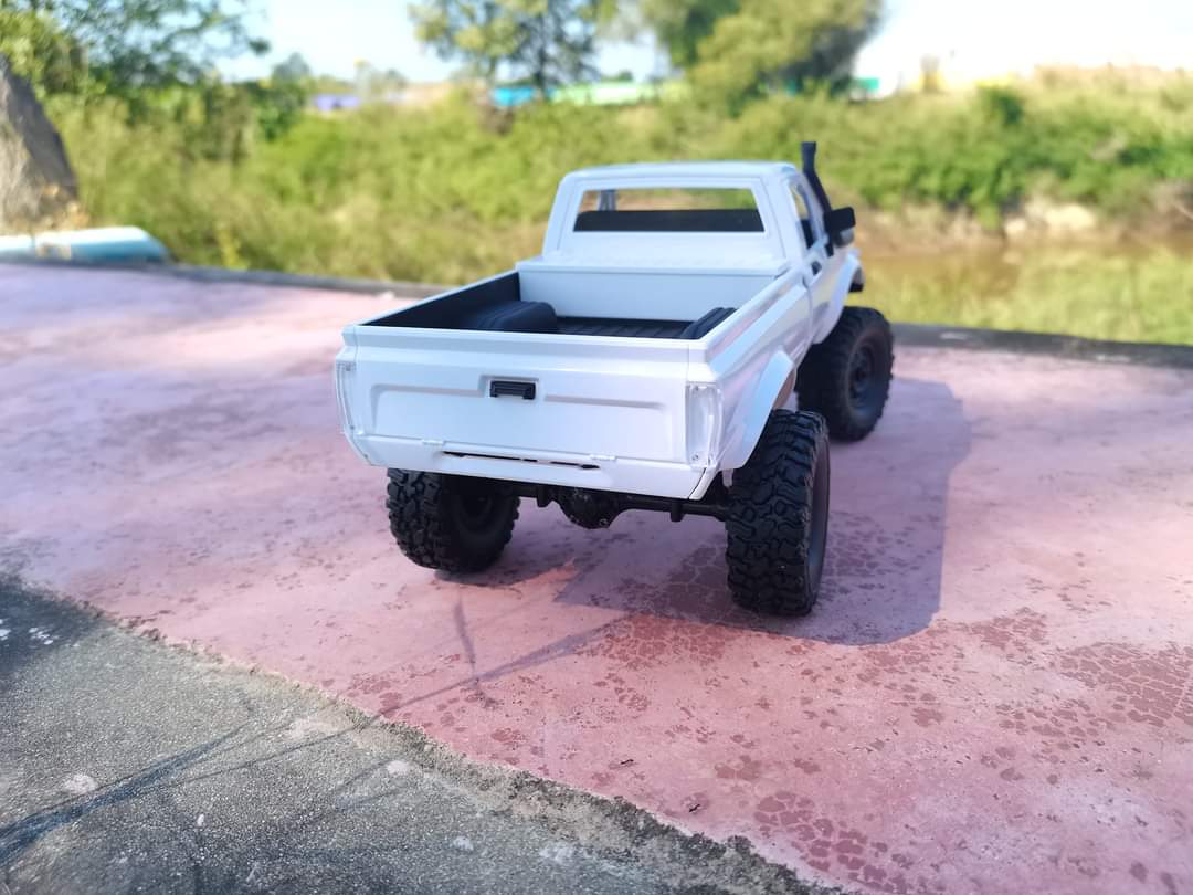 รถบังคับวิทยุ WPL C24 RTR RC CAR 2.4GHZ ระบบ 4x4 4WD TOYOTA HILUX สินค้าชุดพร้อมเล่น