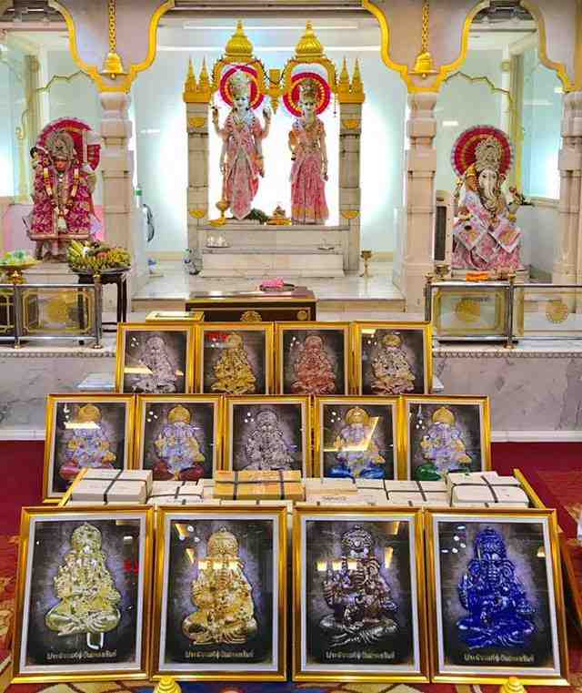 รูปหล่อพระพิฆเนศ รุ่นบันดาลทรัพย์ จัดสราปี ๒๕๖๒ วัดบรมวงศ์อิศรวรารามวรวิหาร ( พระอารามหลวง ) จ.พระนครศรีอยุธยา เนื้อนวโหละก้นทองคำ หมายเลข ๔๖ เลี่ยมกันน้ำอย่างสวย