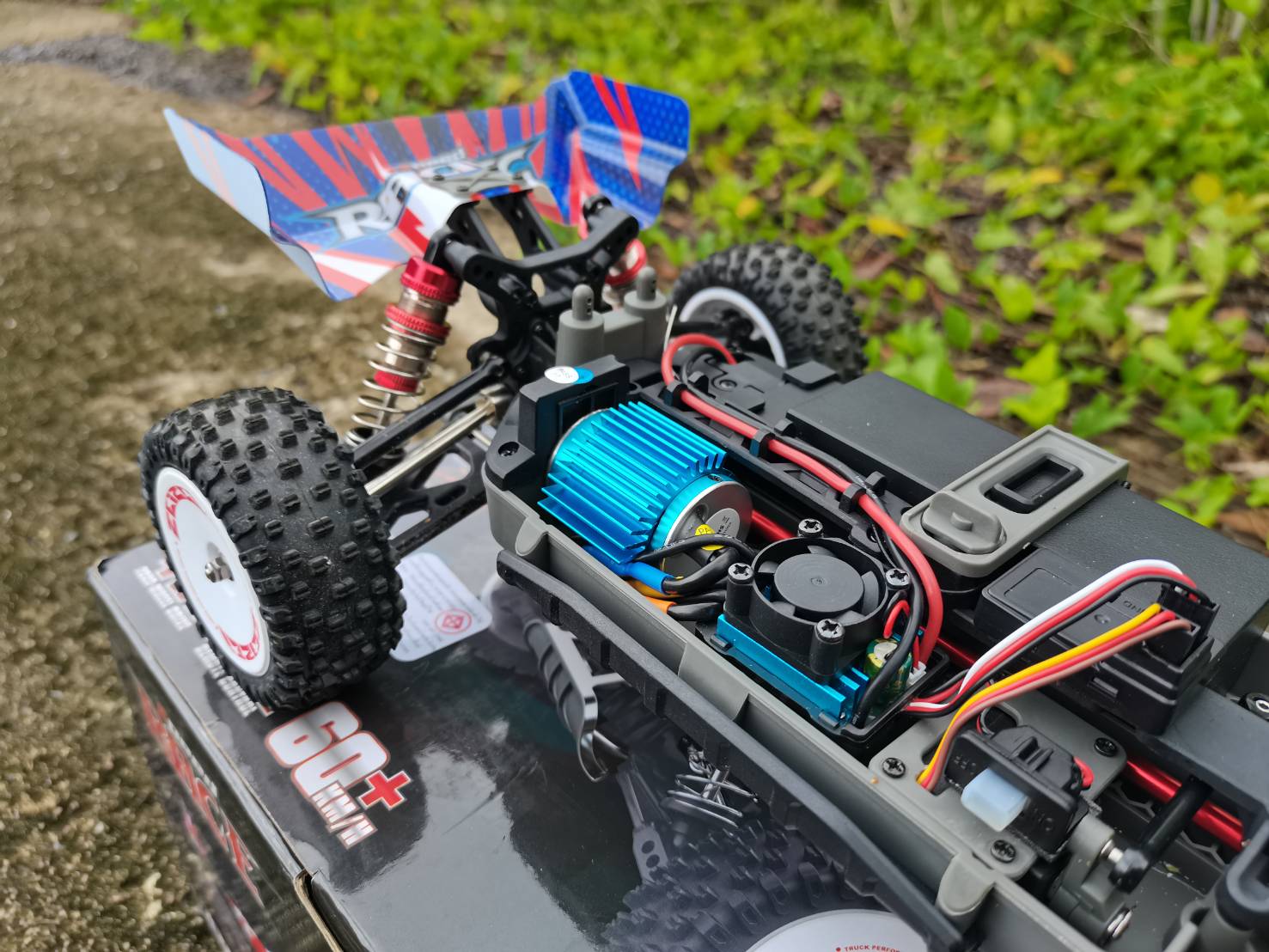 รถบังคับ WLTOYS 124008 RC 60KM/H 2.4GHZ มอเตบรัชเลสระบบ สปีดคอลโทล ระบายความร้อนด้วยพัดลม ชุดพร้อมเล่น RTF