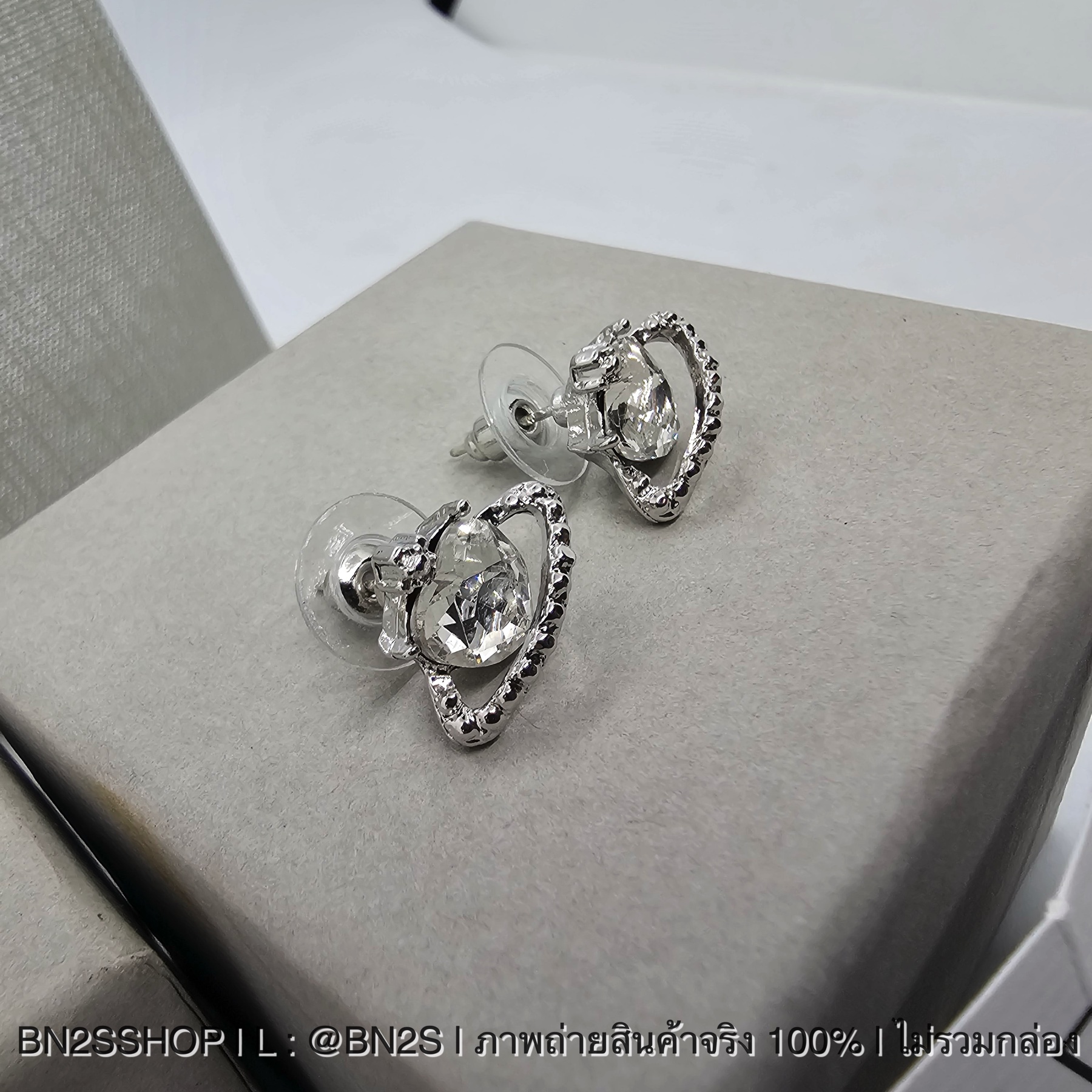 Vivienne Westwood Reina Earring ต่างหูจี้ดาวเสาร์ ฝังเพชรเม็ดกลาง ล้อมเพชร งานอะไหล่เงิน พร้อมจัดส่ง พร้อมส่งในไทย