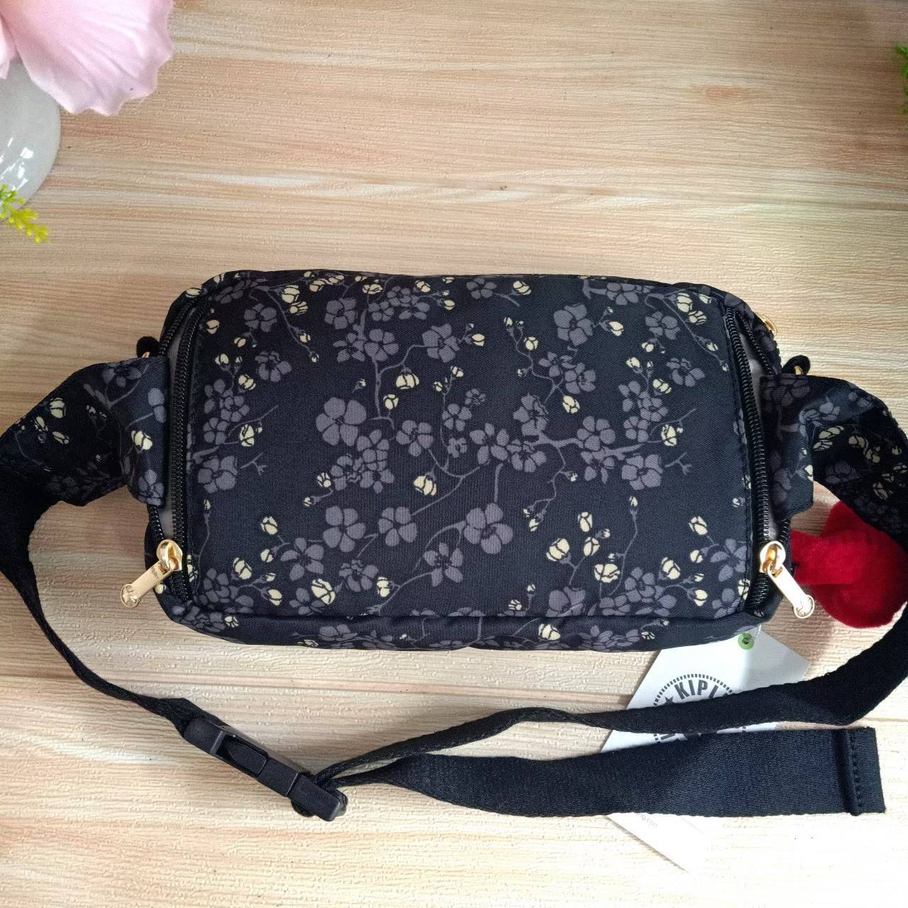 กระเป๋าสะพาย Kipling รุ่น Halima convertible