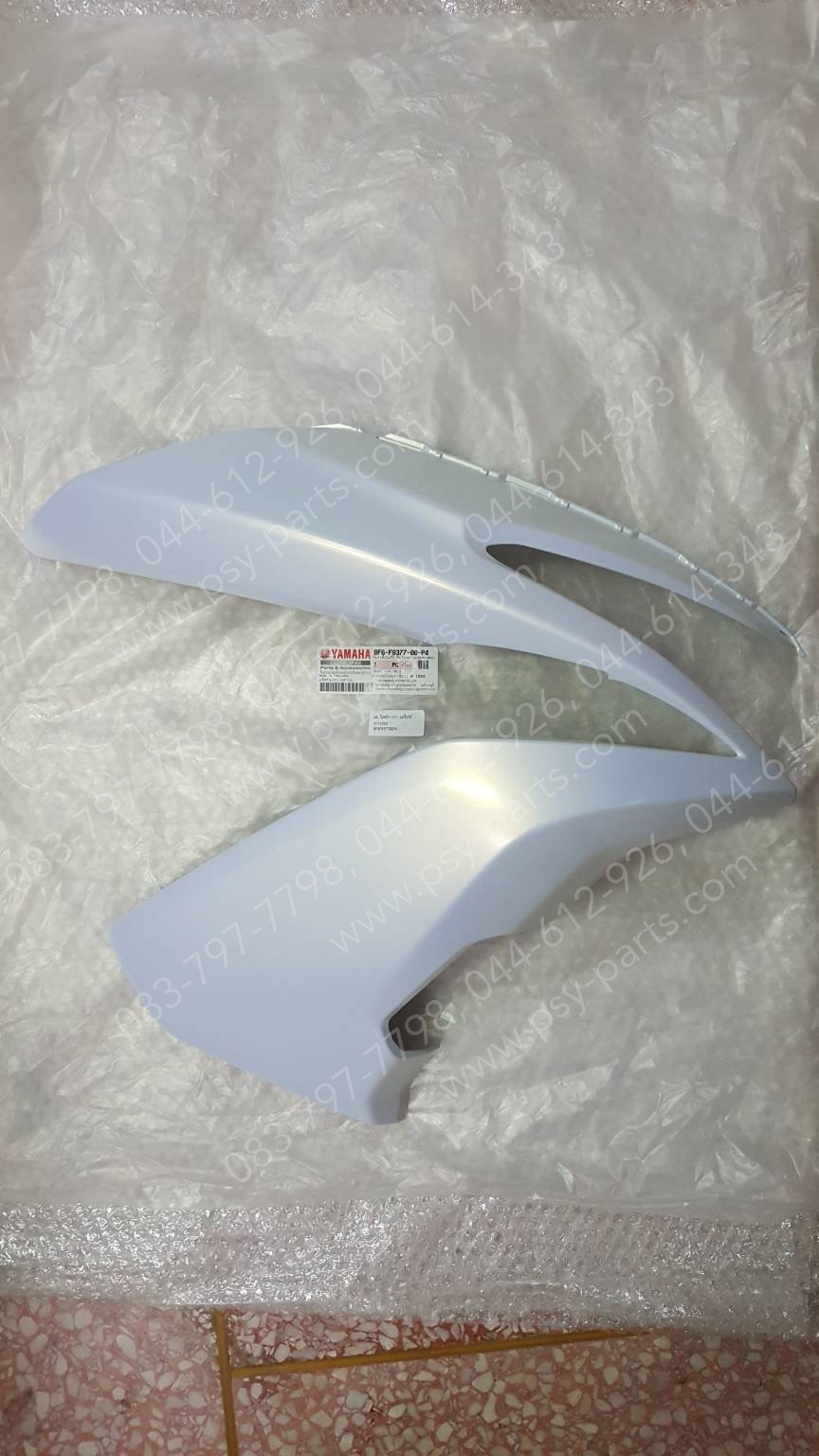 ฝาครอบไฟหน้า-ขวา AEROX แท้ๆ สีขาว (1568) BF6-F8377-00-P4