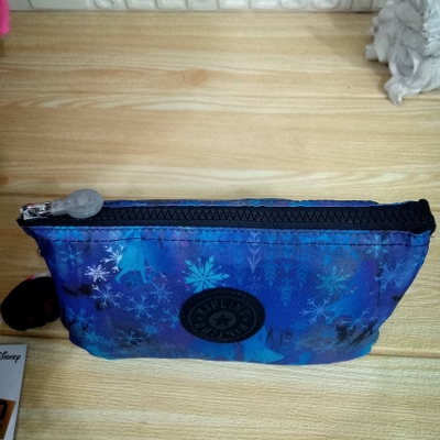 KIPLING กระเป๋าคล้องมือ FROZEN II Creativity Extra Large Pouch