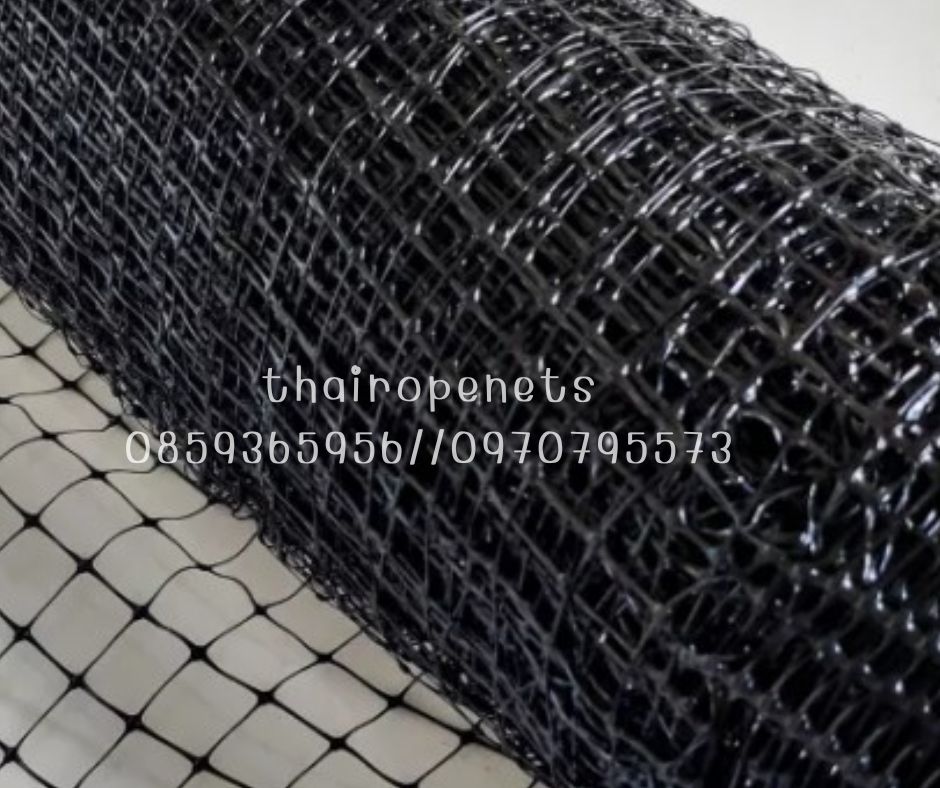 ตาข่ายกันนก หรือ ตาข่ายกรงไก่ ตาข่ายมีลักษณะเป็นเส้นเอ็น ผลิตจากพลาสติกโพลีโพรไพลีน (Polypropylene - PP) คุณสมบัติ เหนียว น้ำหนักเบา คล้ายเส้นเอ็น ทอเป็นรูปเนื้อเดียวกันทั้งหมด เครือบด้วยสารป้องกัน UV ทนต่อแสงแดด ทนน้ำ ไม่เป็นสนิม