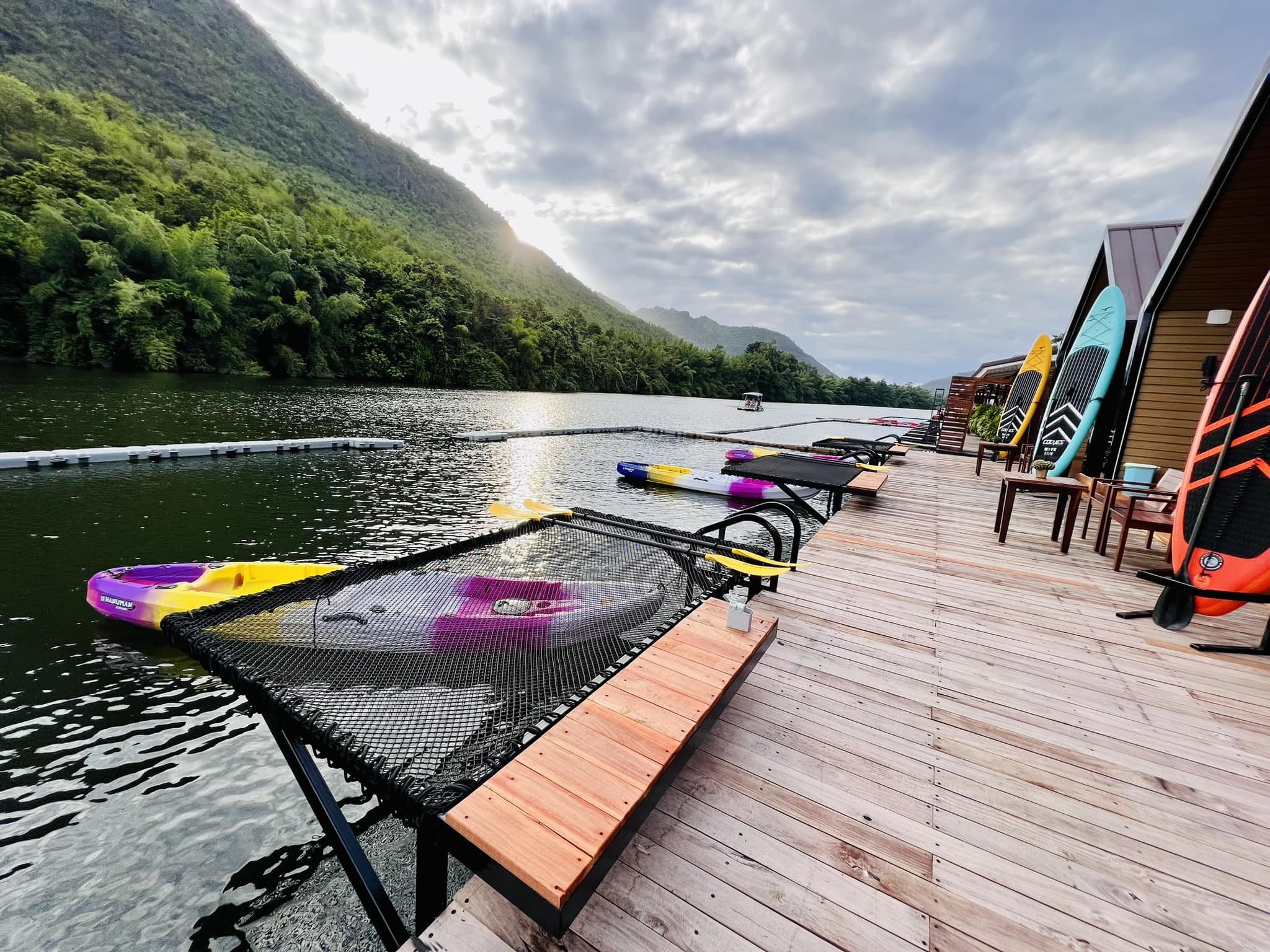 ผลงานเปลตาข่าย ตาข่ายเปลนอน ตาข่ายนั่งเล่น ตาข่ายนั่งชิว ตาข่ายนั่งชมวิว งานตาข่าย