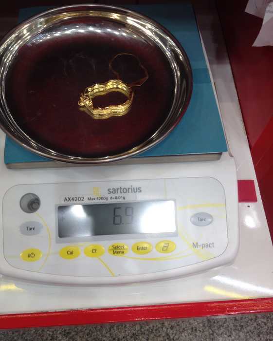 เหรียญเสมาหลวงพ่อทวด วัดช้างให้ รุ่นเลื่อนสมณศักดิ์ ๔๙ จัดสร้างปี ๒๕๕๓ เนื้อนวโลหะ หมายเลข ๑๓ เลี่ยมกรอบทองคำหนัก 6.9 g และใบรับประกันพระแท้ จากเว็บ g-pra