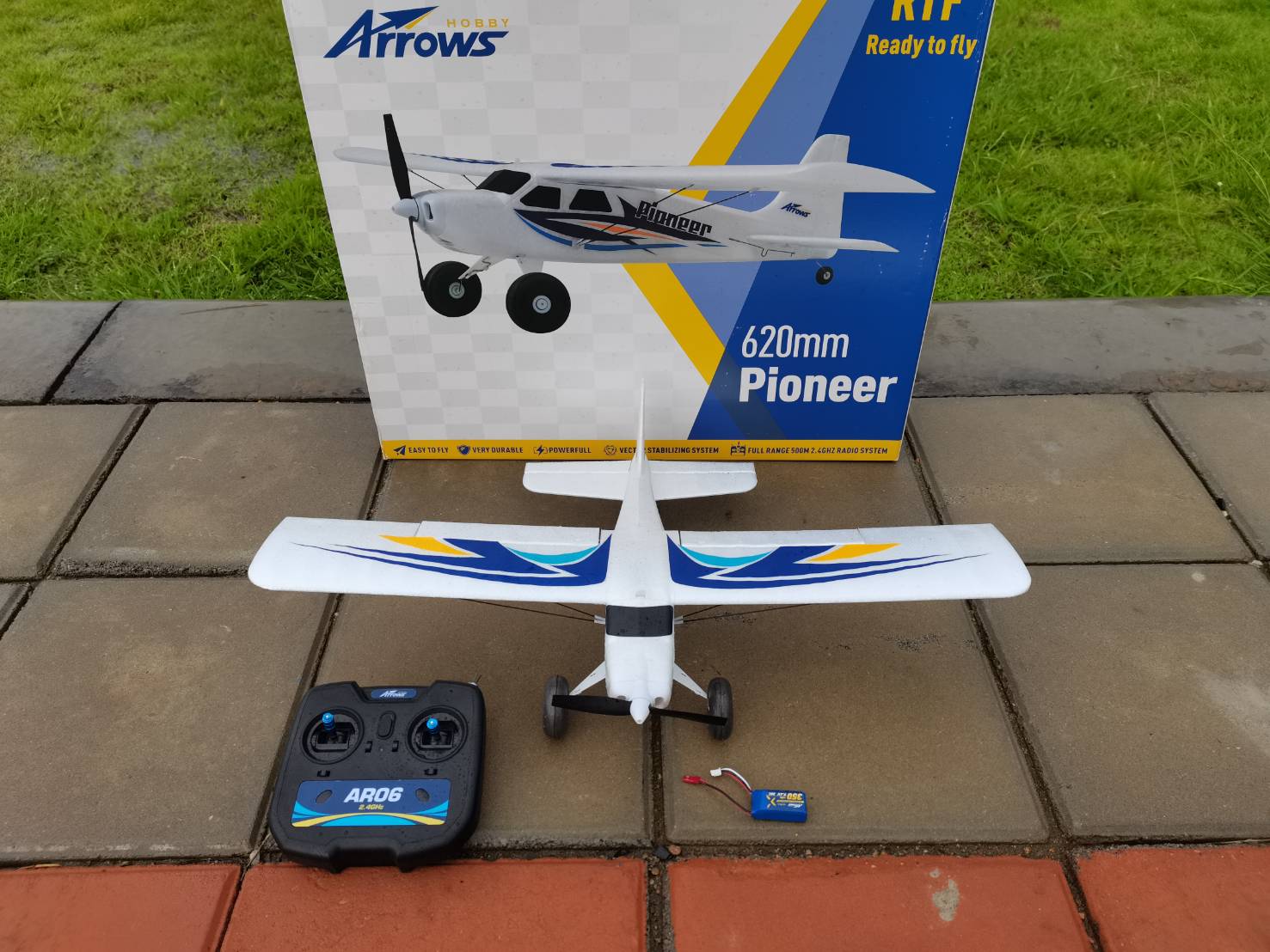เครื่องบินบังคับวิทยุ ARROWS HOBBY PIONEER 620.MM 2.4.GHZ 4.CH RTF ชุดพร้อมเล่น แกะกล่องบินได้เลย ถือว่าเป็นรุ่นที่บินดีและนุ่มนวลมาก