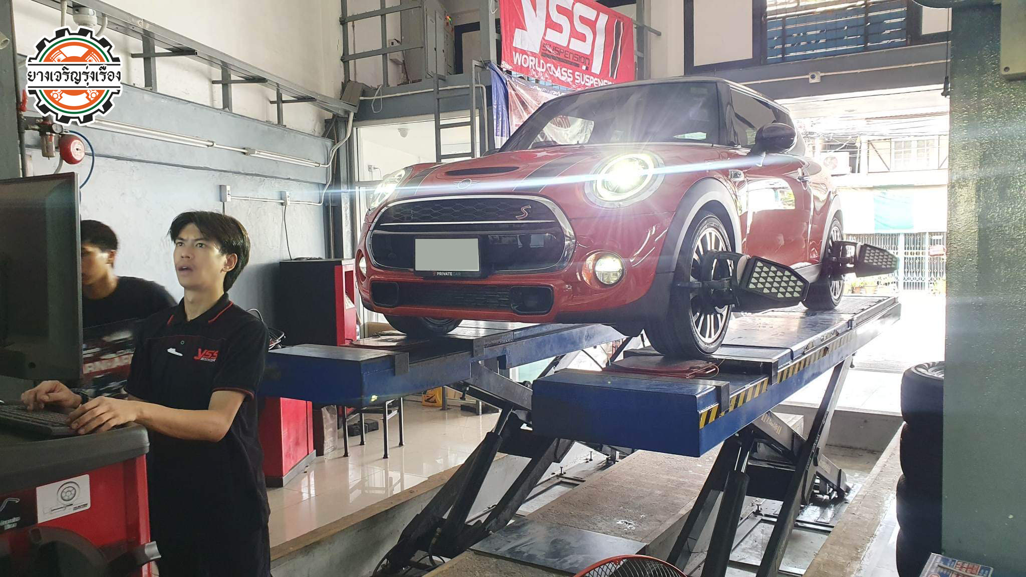 Mini cooper เข้ารับบริการเปลี่ยนยางรถยนต์เน้นการใช้งานประจำวัน เน้นนุ่มนวล เลือกยางพรีเมี่ยม นุ่มเงียบ จบ ☄️YOKOHAMA ADVAN dB V552 Japan ขนาด 215/45R18 𝙊𝙪𝙧 𝙎𝙚𝙧𝙫𝙞𝙘𝙚 บริการทางร้าน เรารับทำอะไรบ้าง 🔧 ติดตั้งยางแบบไร้รอย 100% 🔧 บริการสลับยาง ตามอายุ 🔧 มียางรถยนต์ทุกยี่ห้อให้เลือกซื้อ 🔧 เช็คช่วงล่าง แก้ปัญหาให้ตรงจุด 🔧 บริการล้างลิ้นปีกผีเสื้อ 🔧 บริการเช็คระยะรถยนต์ 🔧 เปลี่ยนถ่ายของเหลวทั้งระบบ 🔧 ตั้งศูนย์ด้วยเครื่อง HUNTER นำเข้าจาก USA สอบถามข้อมูลเพิ่มเติม หรือนัดหมายเข้ารับบริการ Tel : 08-6569-1915 Tel : 08-6544-5963 Line id : @88rw Tiktok : https://www.tiktok.com/@88rwycrr Youtube : https://youtube.com/@88rw Facebook : https://www.facebook.com/otaninon Location : https://goo.gl/maps/HrNUAZXPN94KvxZ98?coh=178573&entry=tt #รถยนต์มีปัญหาไม่รู้ต้องแก้ตรงไหน ทางเรายินดี ตรวจหาปัญหาและหาวิธีแก้ บอกลูกค้าก่อนลงมือทำเสมอราคาเป็นธรรมไม่เอาเปรียบ สบายใจคุณลูกค้า ---------------------------------- ดูแลให้คำปรึกษาทุกปัญหาคาใจ ไม่ทิ้งลูกค้า มีบริการหลังการขาย 【ให้ผู้เชี่ยวชาญของเรา ดูแลรถคุณ】 ร้านยางเจริญรุ่งเรือง ยินดีต้อนรับครับ ---------------------------------- #โช๊คอัพรถยนต์ #monroe #yss #kayaba #profender #ร้านยางเจริญรุ่งเรือง #นนทบุรี #งามวงศ์วาน #amsfix #บริการช่วงล่างรถยนต์ #ซ่อมบำรุงช่วงล่าง #เซทอัพโช๊คอัพรถยนต์