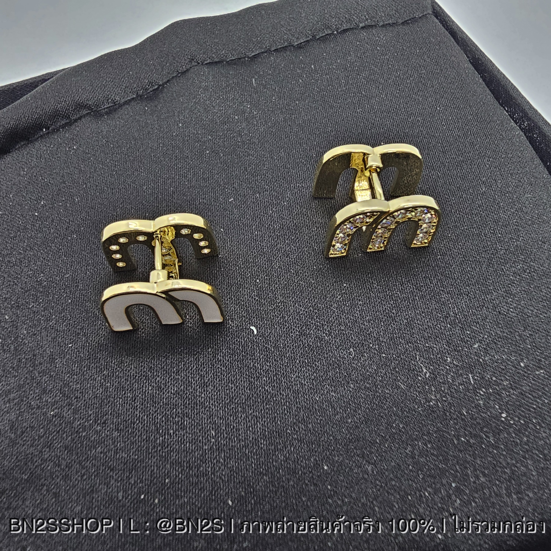 ต่างหูมิว MIU logo-plaque stud earrings ต่างหู ตัวโลโก้ ใส่ได้ 2 ด้าน พร้อมส่งในไทย ฝั่งเพชร และ สี งานสวย เคลือบอย่างดี