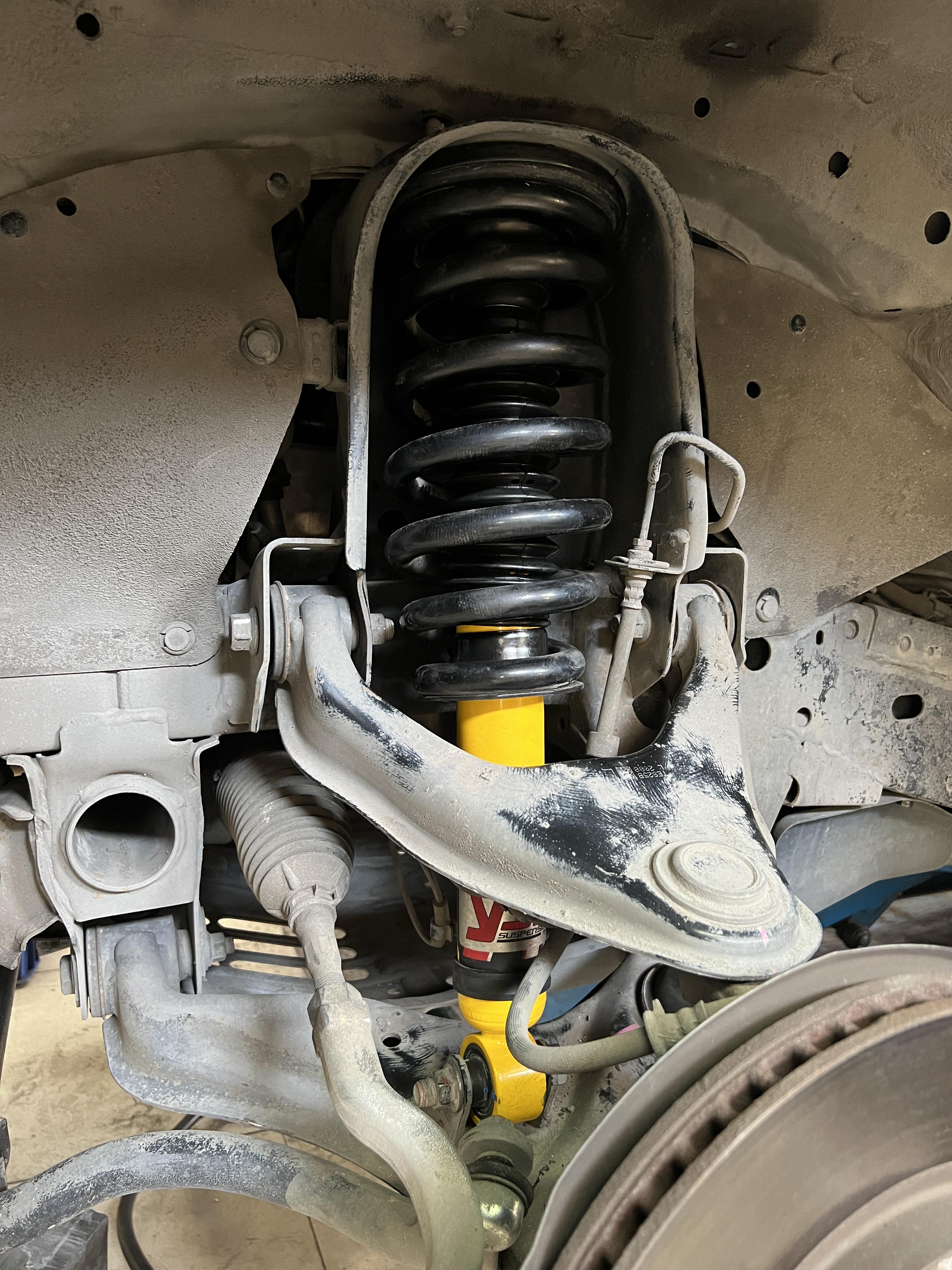 MITSUBISHI PAJERO อัพเกรดระบบเบรก เพิ่มความนุ่มนวล แก้ไขอาการเด้งส่าย [+] YSS DTG กระบอกเหลือง วาล์วแปรผันอัตโนมัติ Location : https://goo.gl/maps/HrNUAZXPN94KvxZ98? รถยนต์มีปัญหาไม่รู้ต้องแก้ตรงไหน ทางเรายินดี ตรวจหาปัญหาและหาวิธีแก้ บอกลูกค้าก่อนลงมือทำเสมอด้วยราคาเป็นธรรม เวลาบริการ วันจันทร์-วันอาทิตย์ 09:00 น. - 17.30 น. #Mitsubishi #mitsubishipajerosport #yssdtg #โช้คอัพ #ช่วงล่าง #โช๊ค #ยางรถยนต์