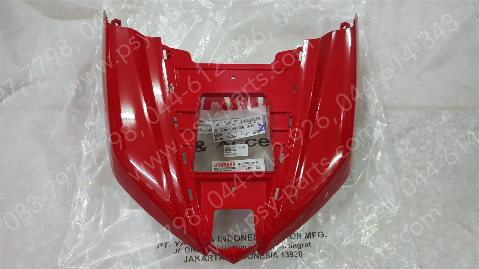 หน้ากากไฟหน้า GT 125 แท้ๆ สีแดงสด 2SX-F2865-00-P6